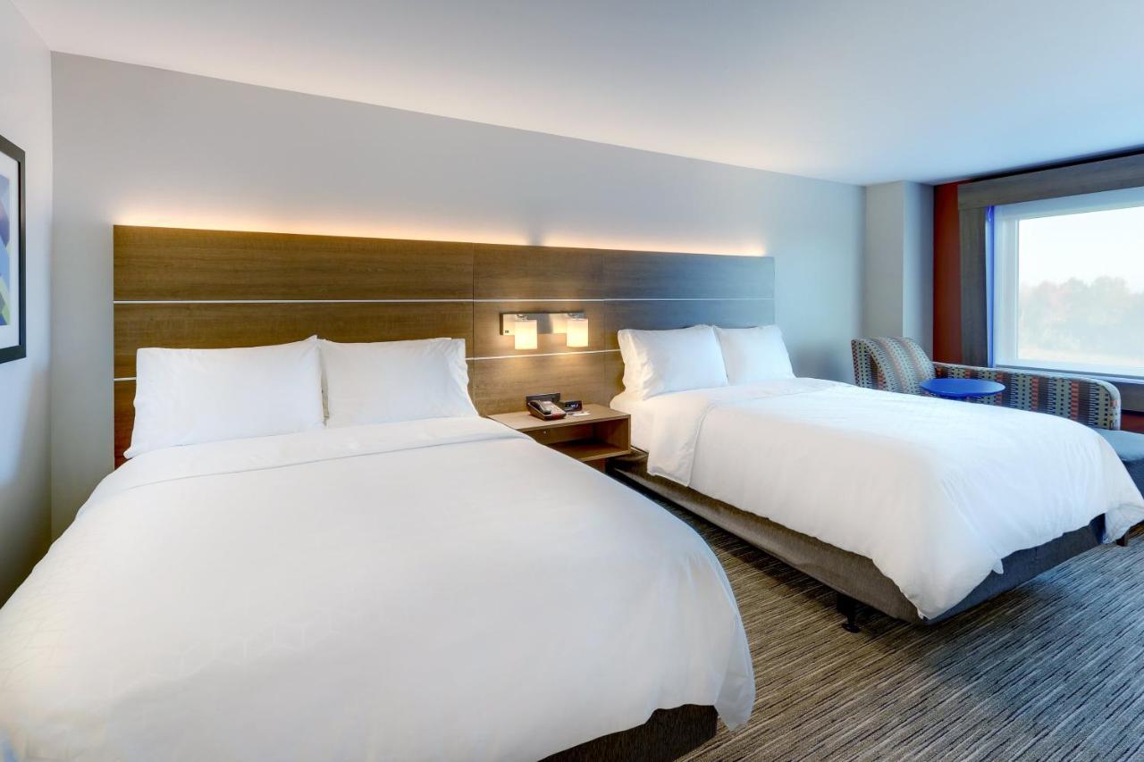 Standard Room Two Queen Beds