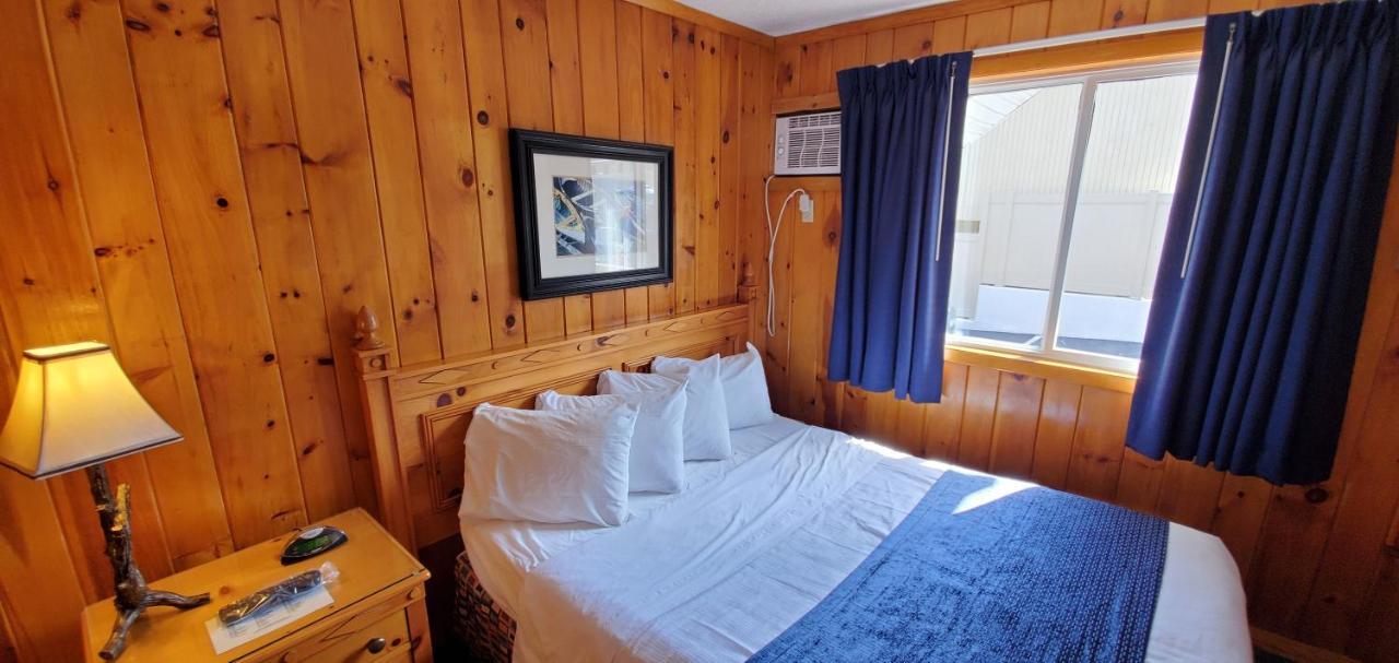 Two Room Suite,1083141265:JPEG