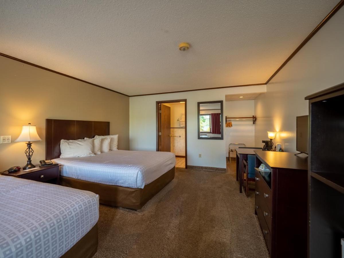 Standard Queen Room