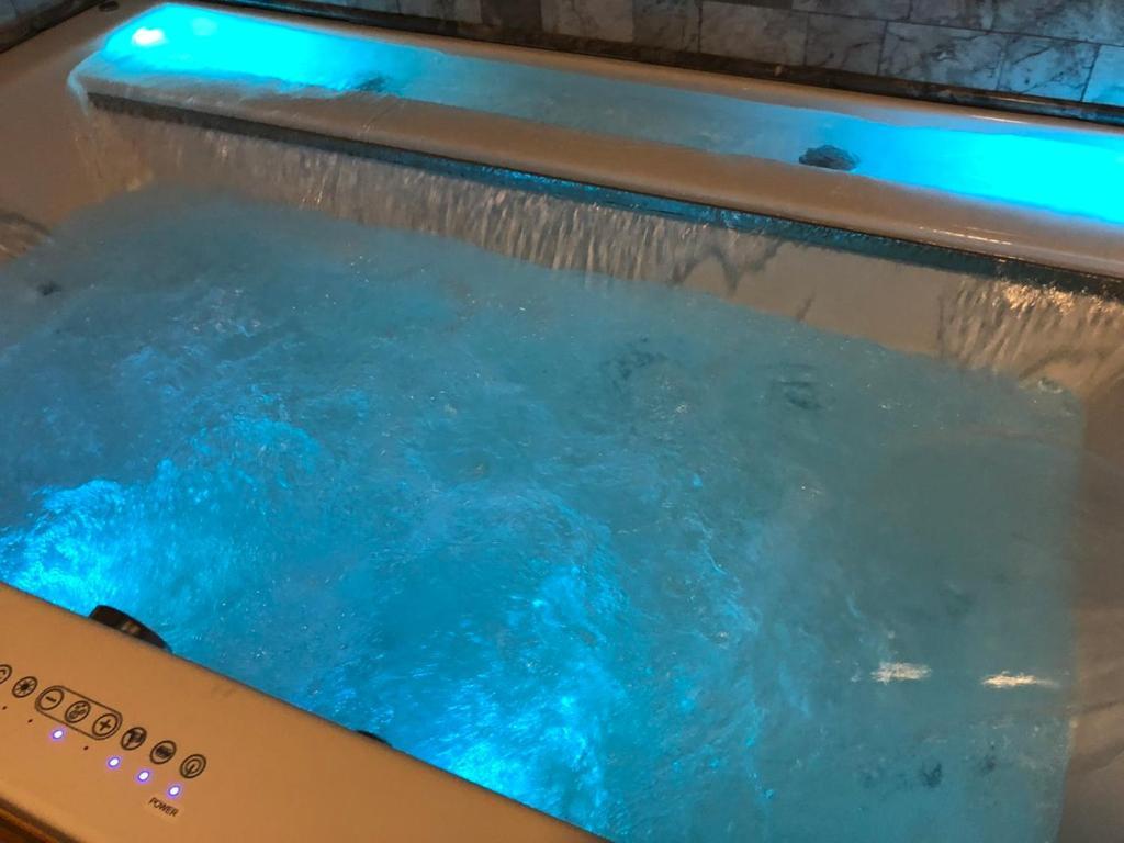 Suíte com Banheira de Hidromassagem