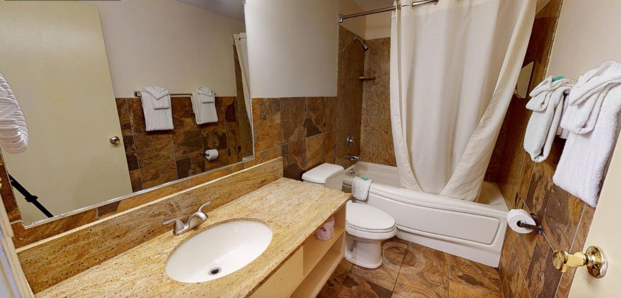 Premier Room with Two Queen Beds,1138300399:JPEG