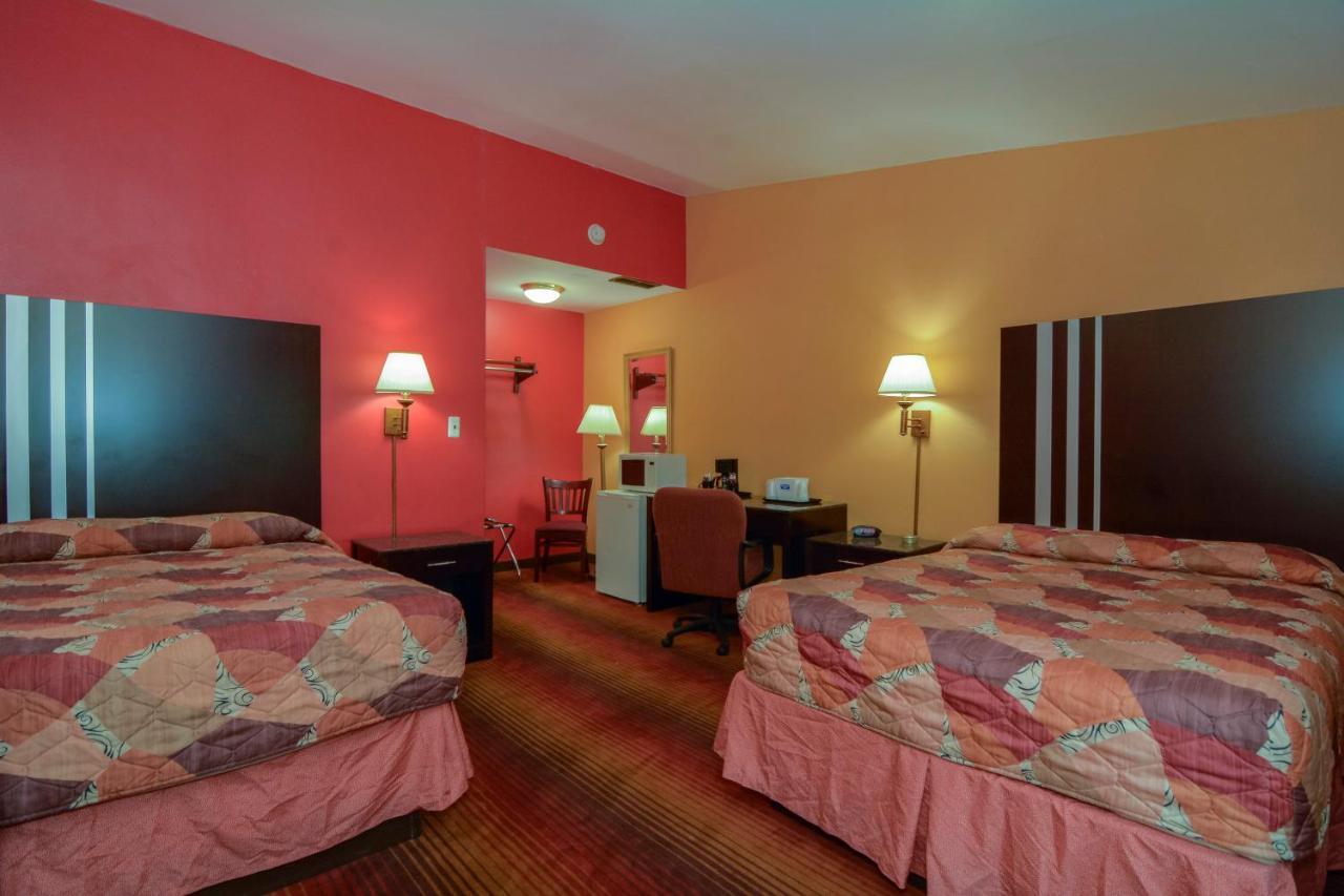 2 Double Beds, Smoking,1589379120:JPEG