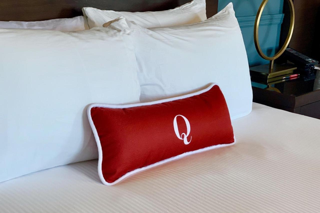 Deluxe Queen Room