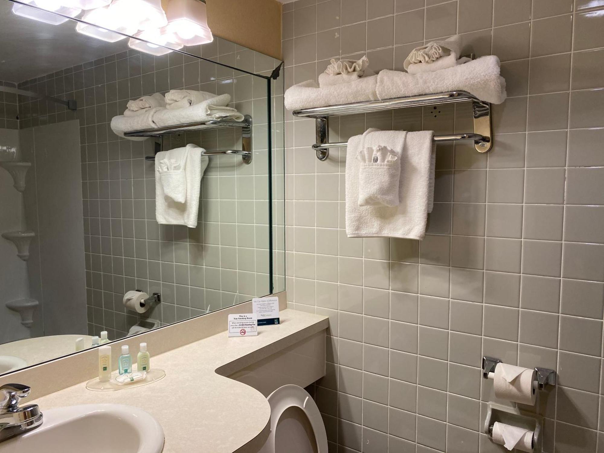 Queen Room with Two Queen Beds - Ground Floor - Non-Smoking