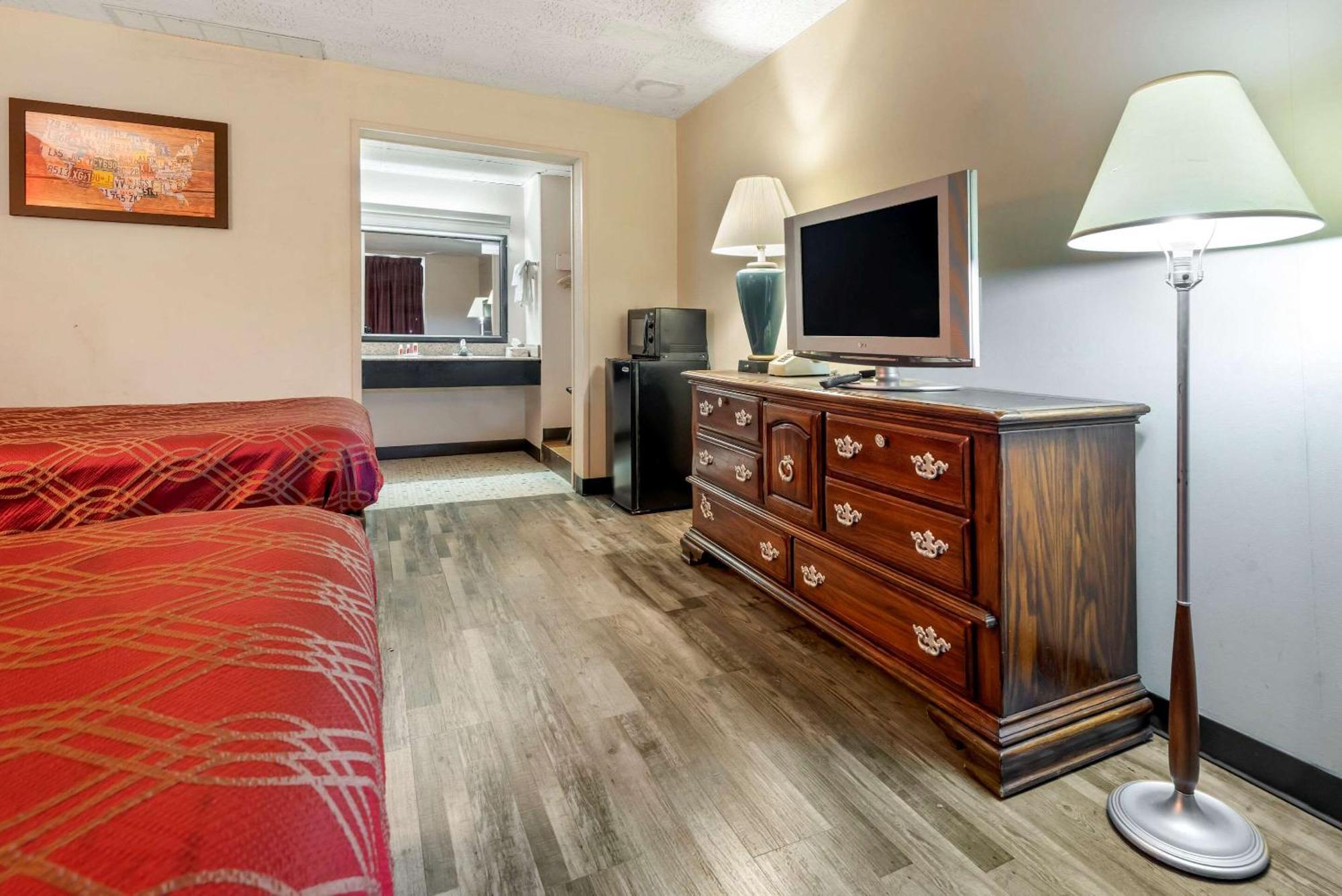 Double Room with Two Double Beds - Smoking,1217707810:JPEG