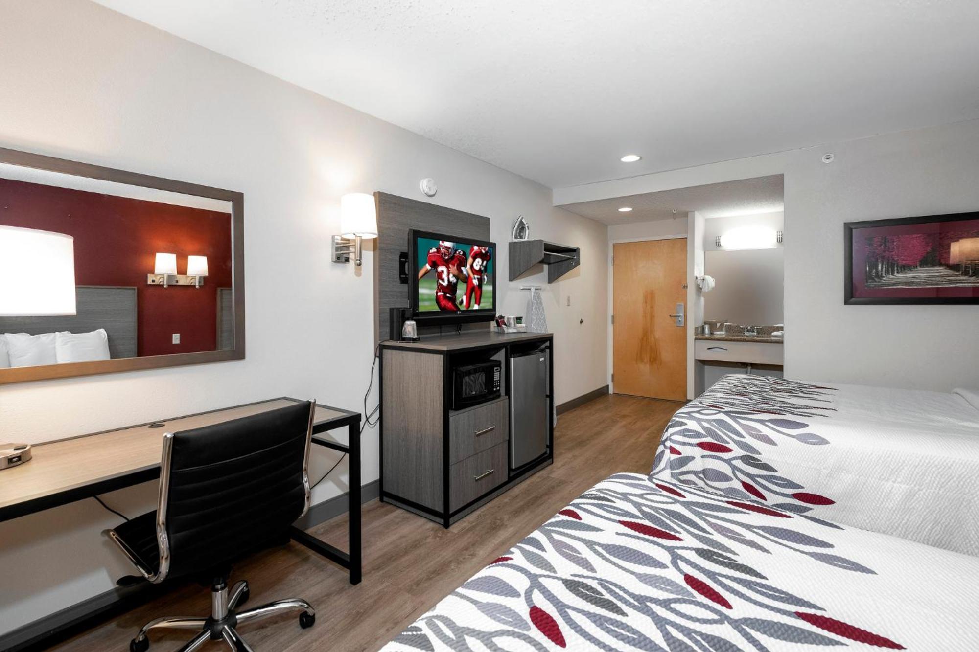 Deluxe Room with Two Queen Beds Smoke Free
