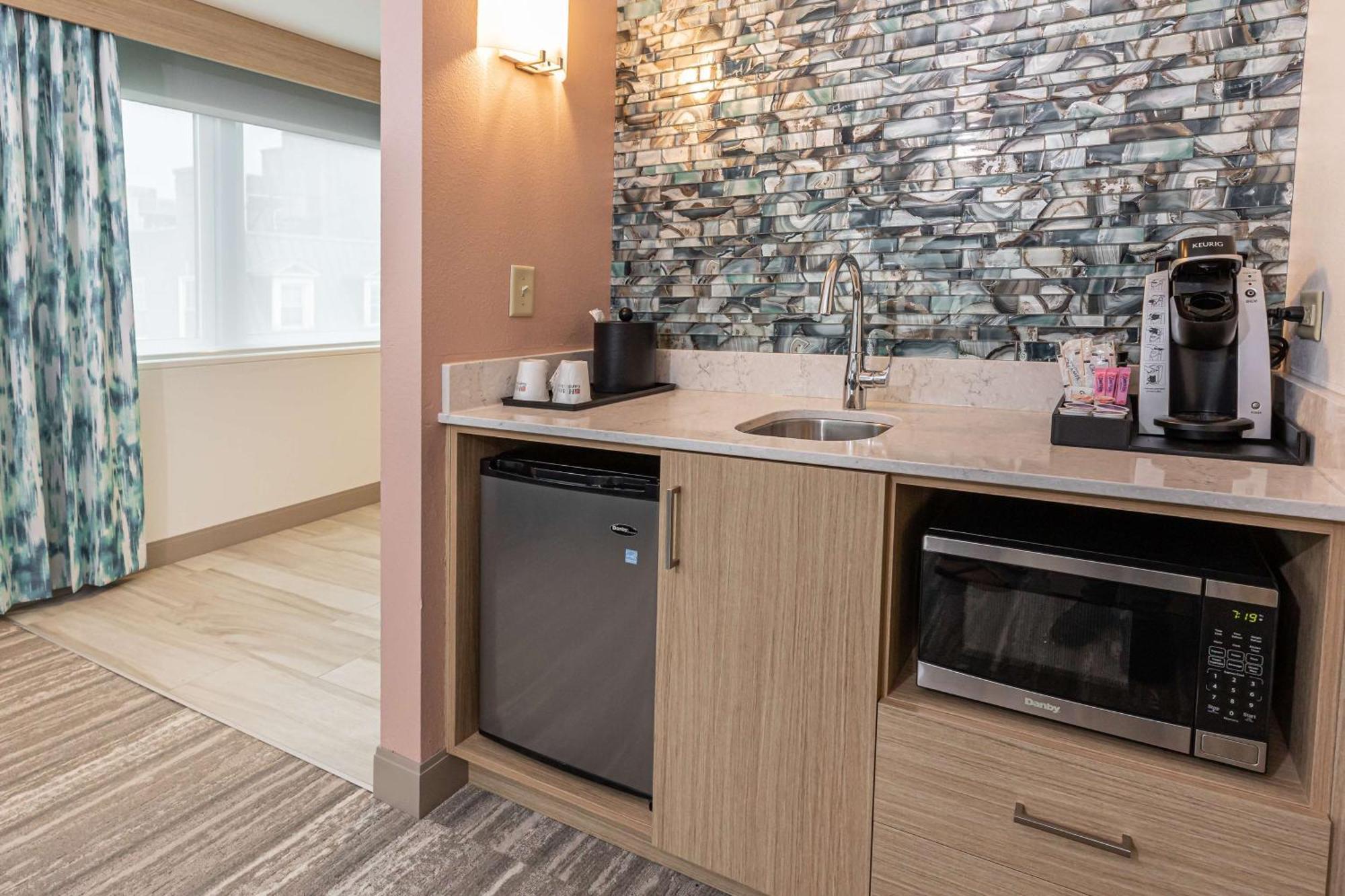 King Suite with Sofa Bed,1276673071:JPEG