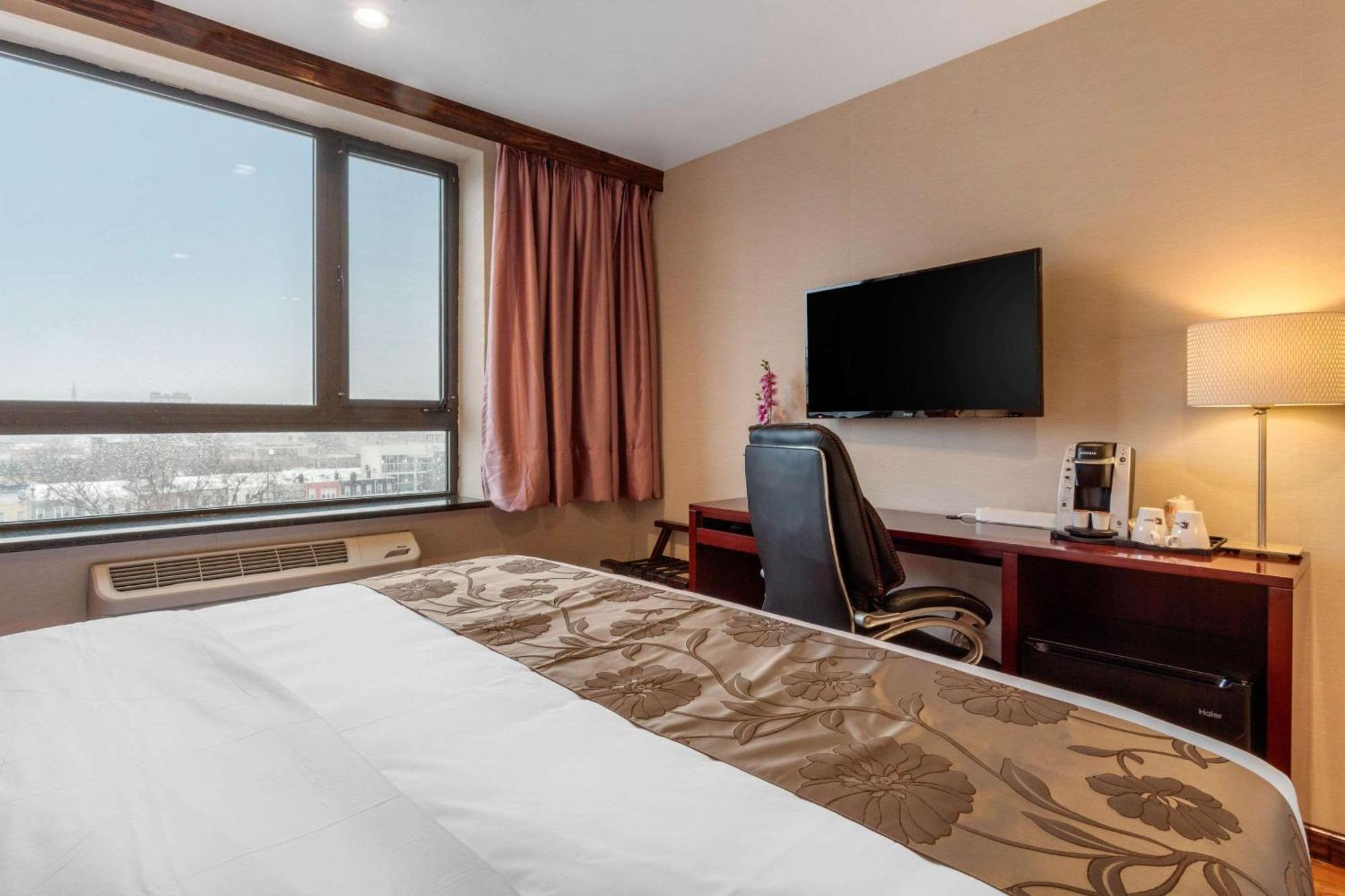 Habitación con cama extragrande y vistas a la ciudad - No fumadores
