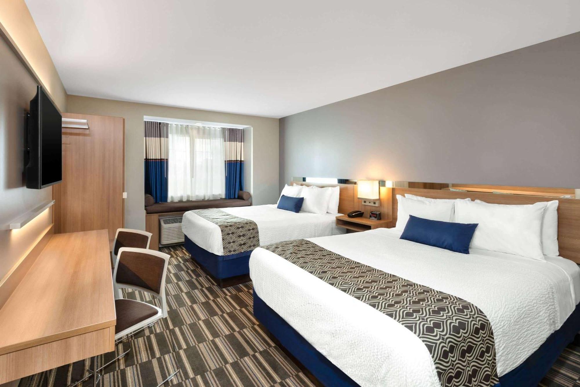Queen Room with Two Queen Beds - Hearing Impaired Access/Non-Smoking