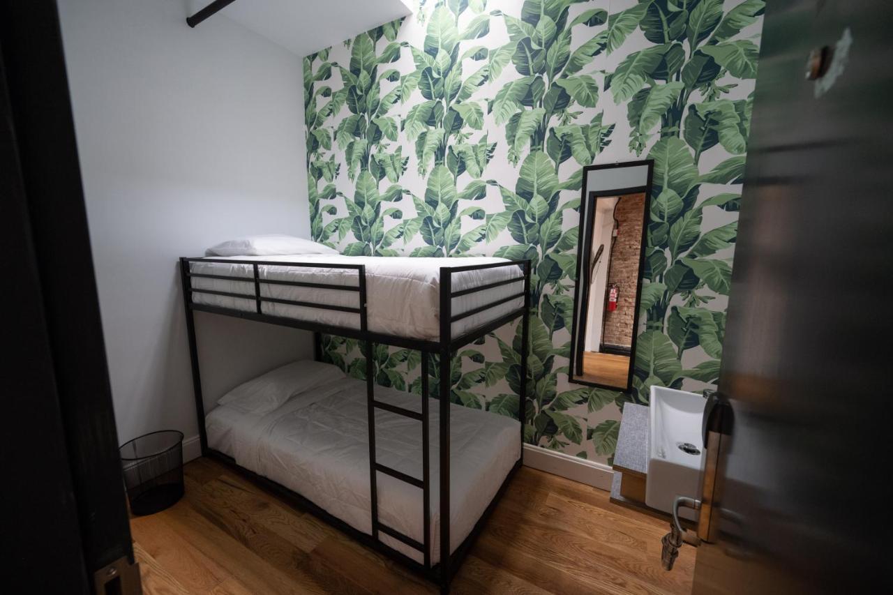 Quarto Duplo com Banheiro Compartilhado
