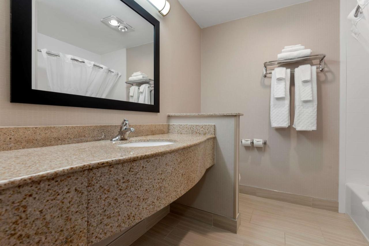 King Room with Bath Tub - Disability Access/Non-Smoking