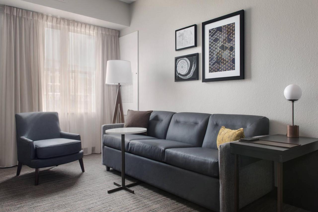 Two-Bedroom Suite,1366106726:JPEG