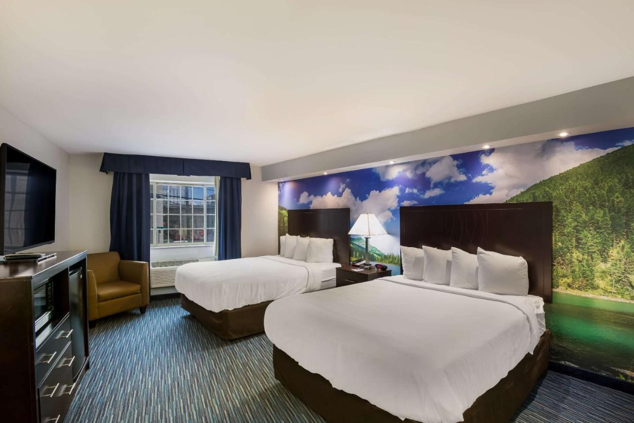 Queen Room Two Queen Beds Non-Smoking
