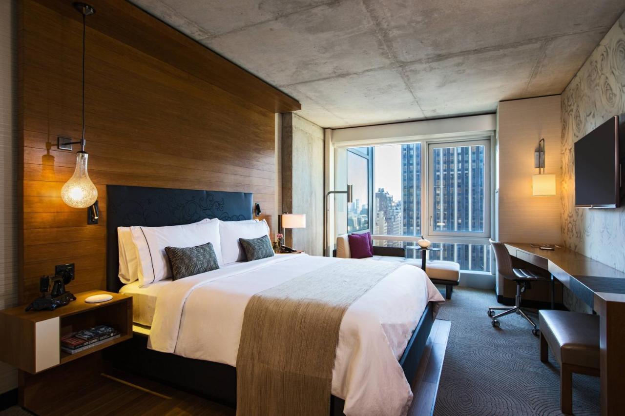 Quarto King com Vista Cidade e Banheira Adaptada - Acessível a Pessoas com Mobilidade Condicionada