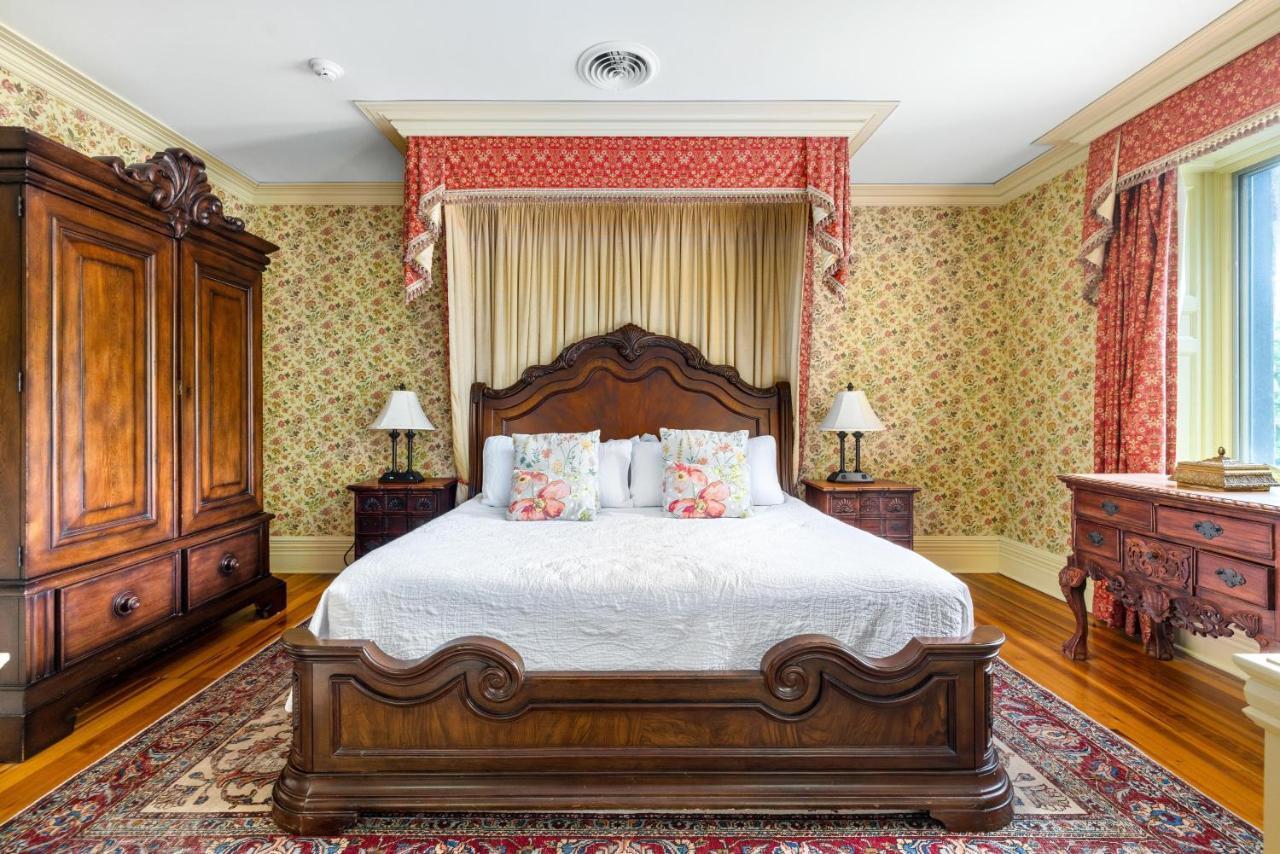 Deluxe King Suite,1558027258:JPEG