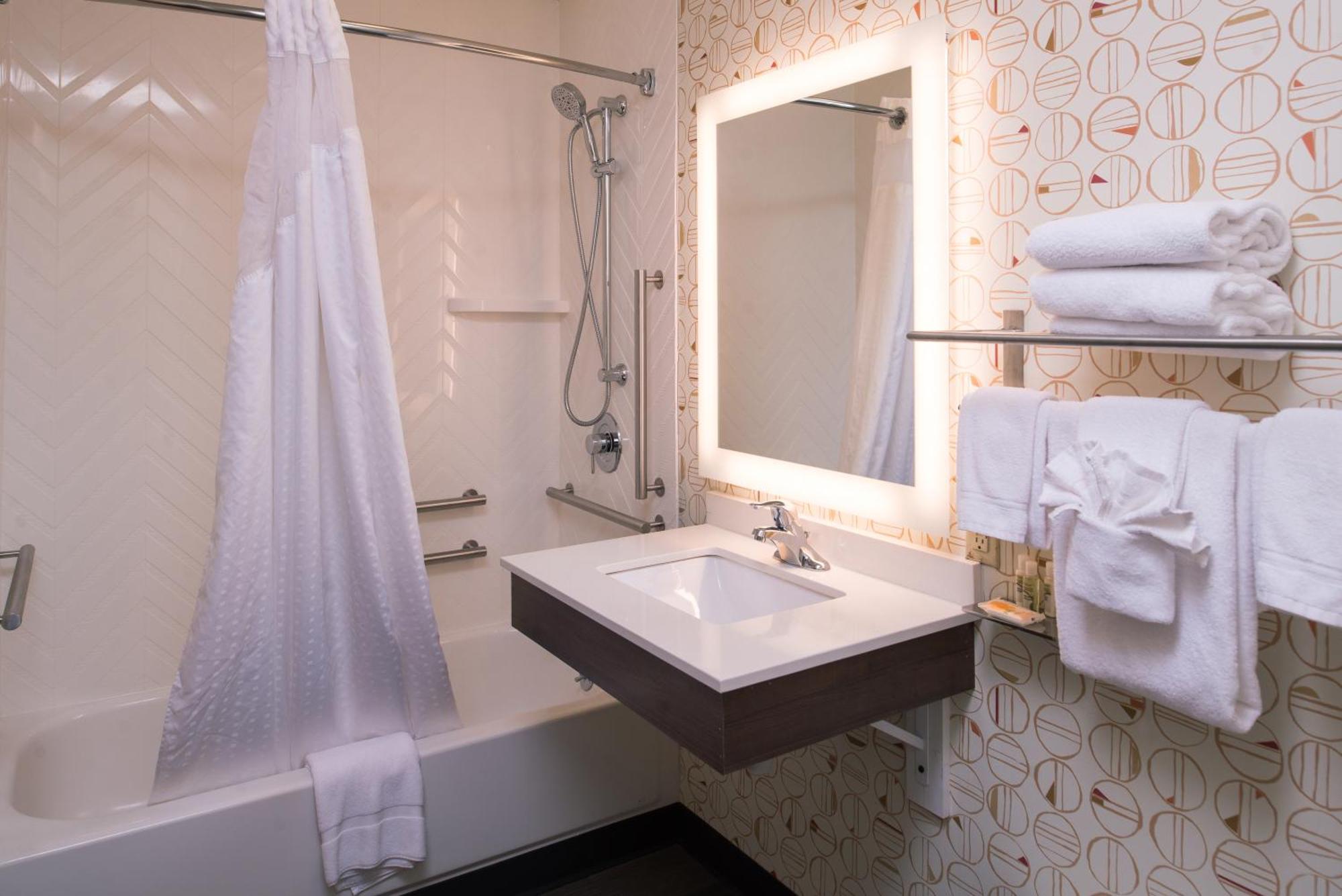 One-Bedroom King Suite