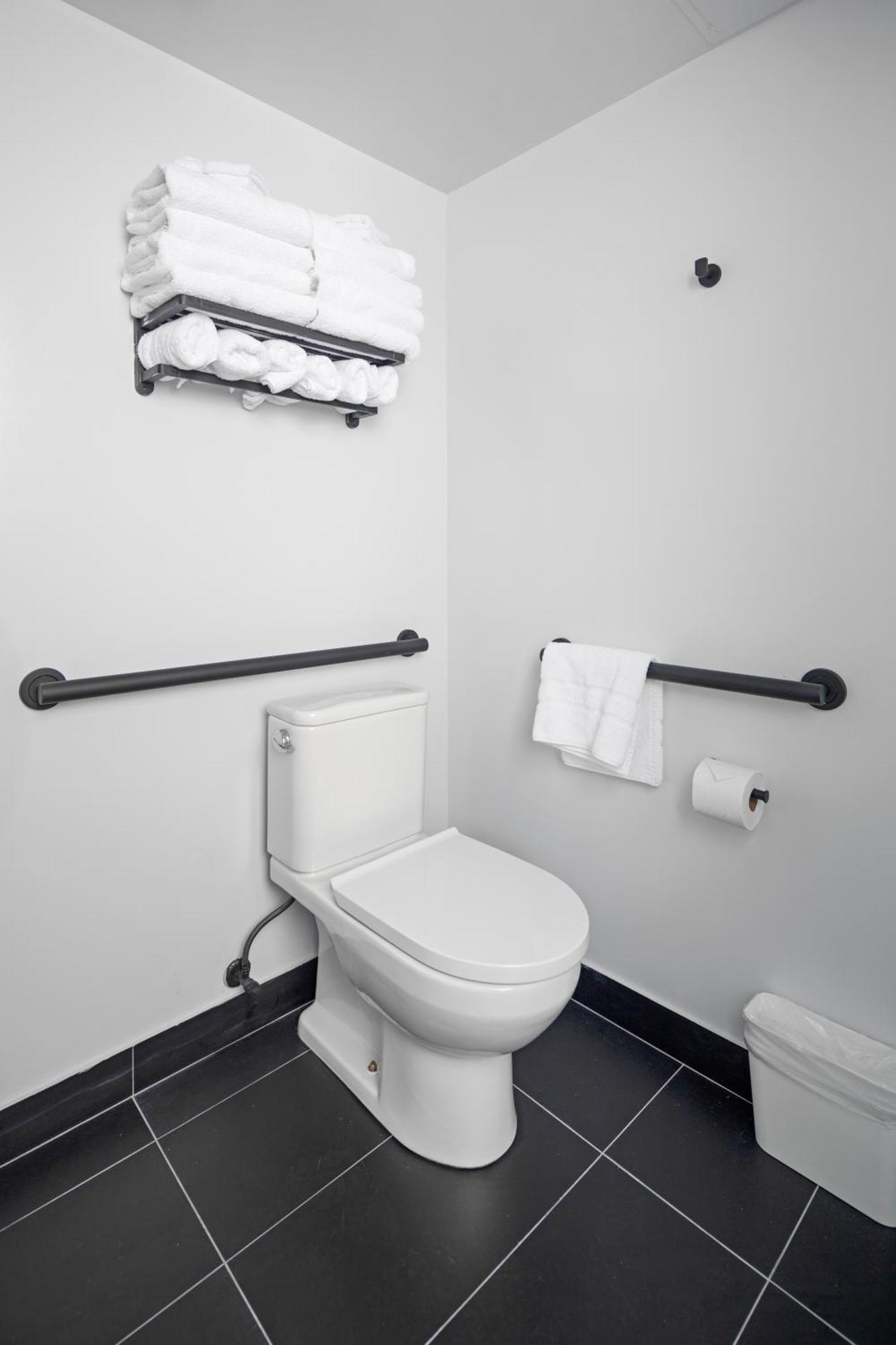 River View Accessible Suite,1526378188:JPEG