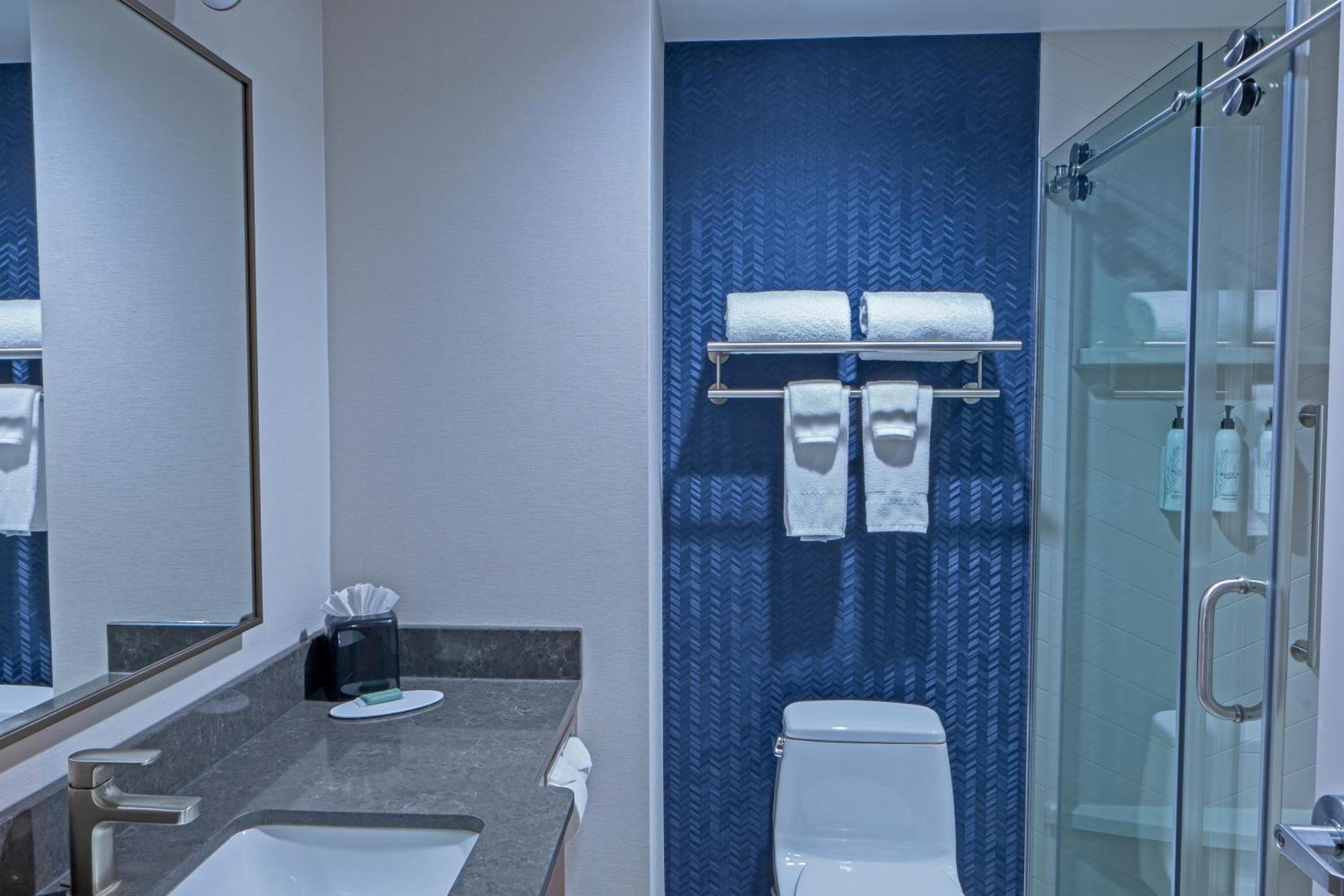 Quarto Duplo com 2 Camas de Casal