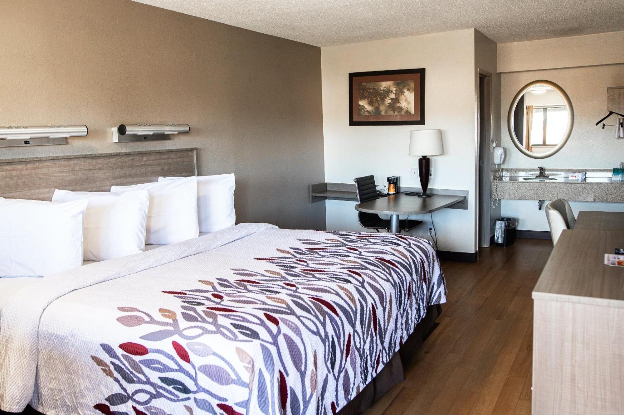 Superior King Room Smoke Free,1544179225:JPEG