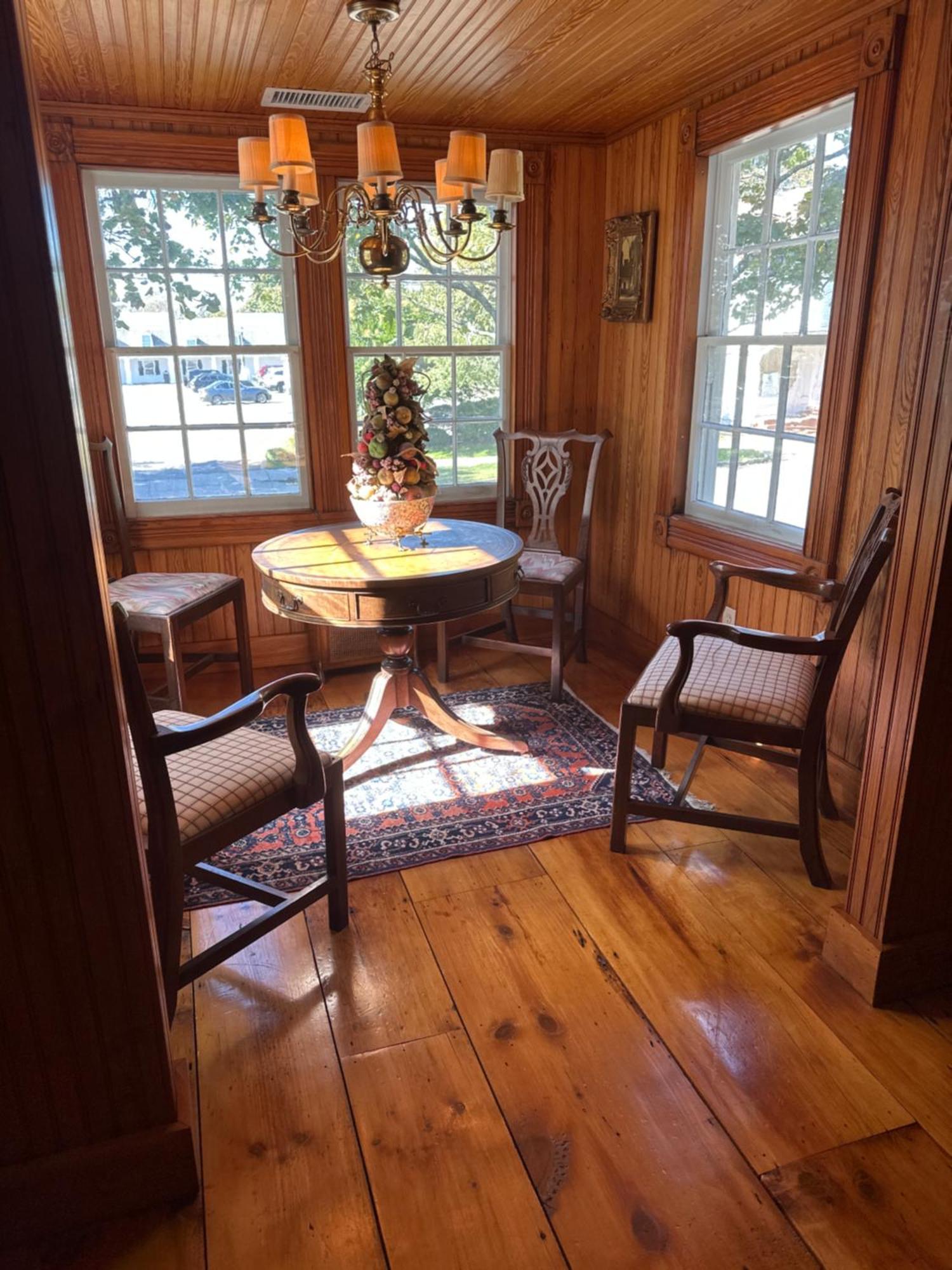 Deluxe King Suite,1626410356:JPEG