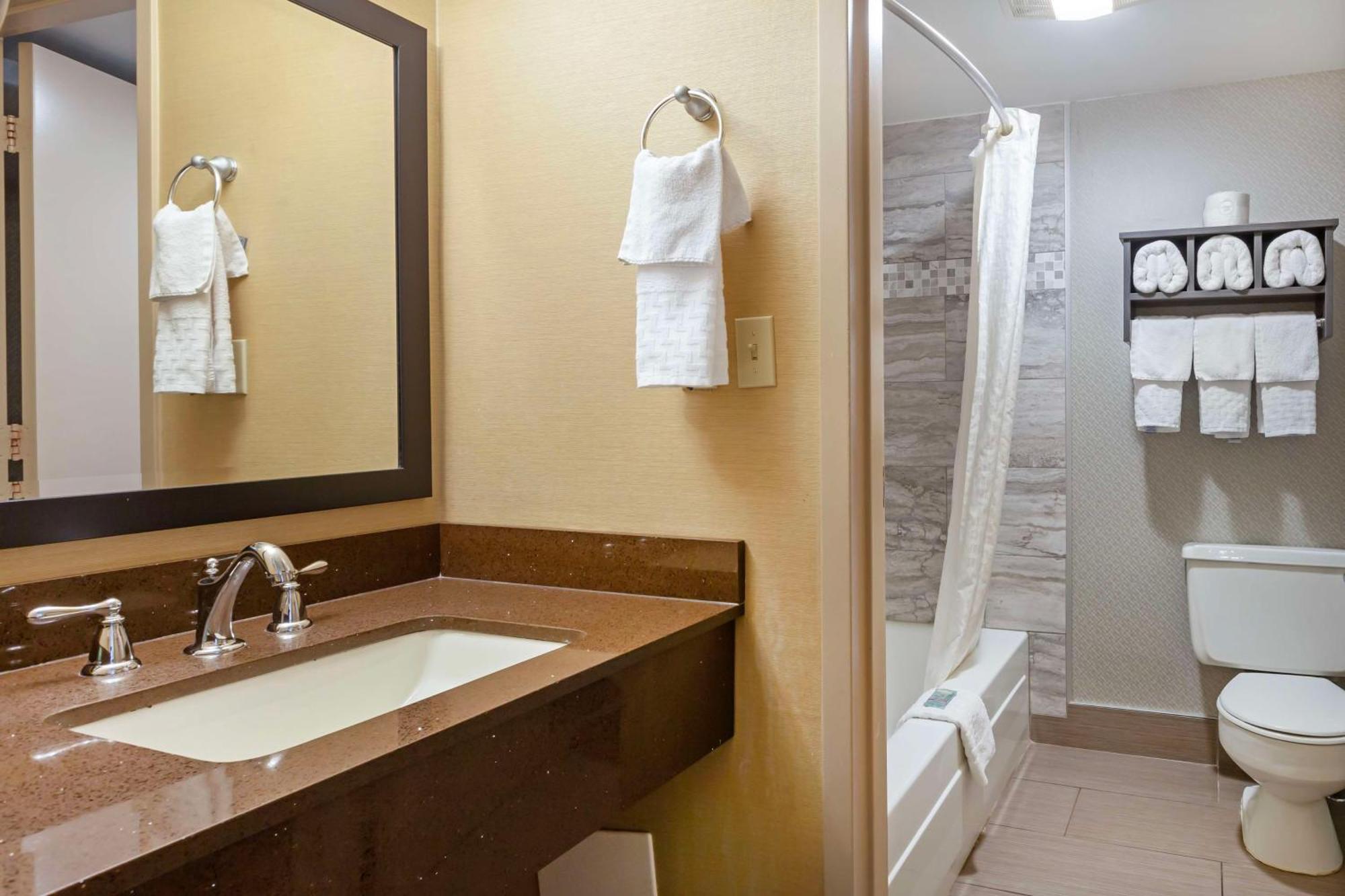King Suite with Two Queen Beds