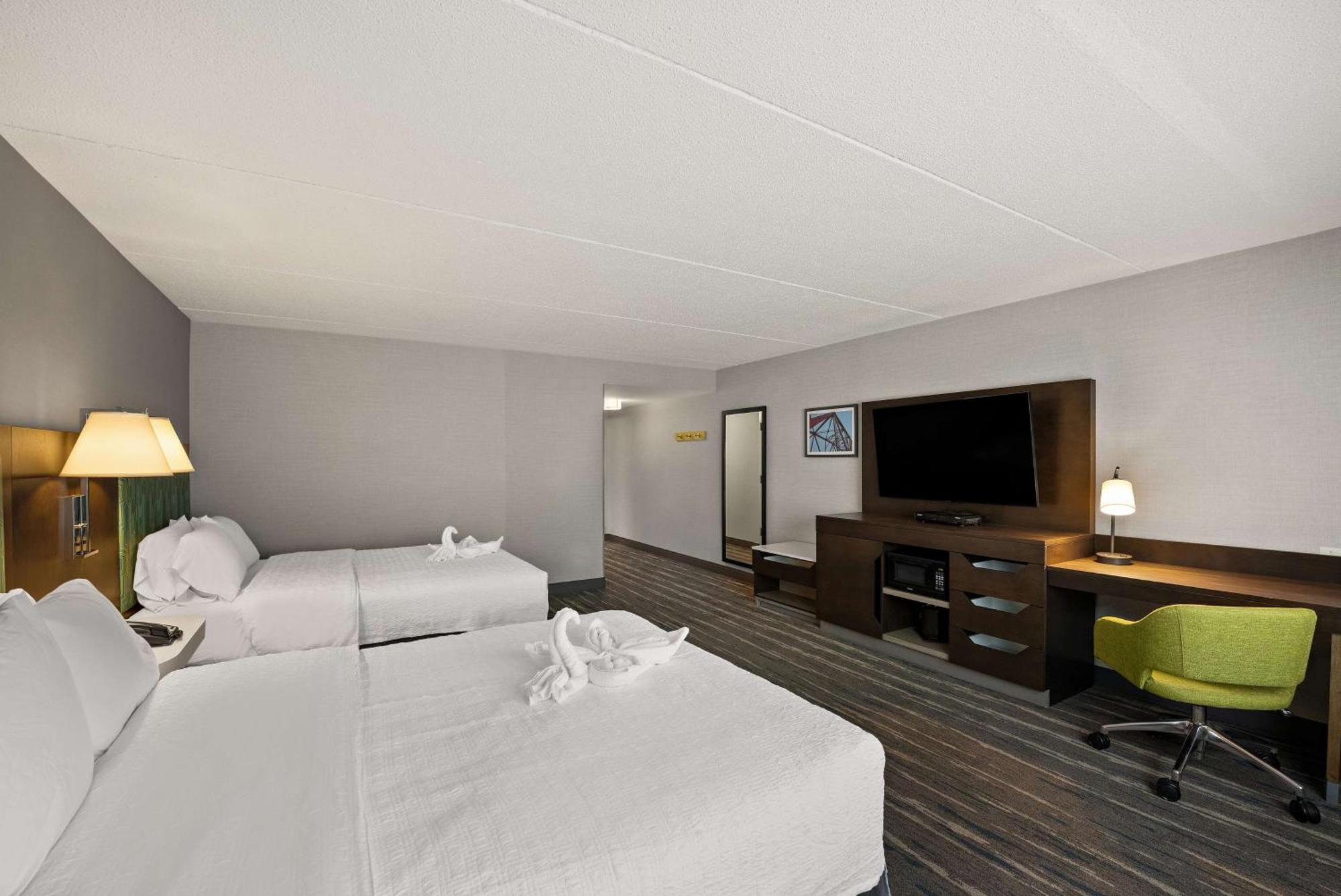Queen Room with Two Queen Beds - Non-Smoking