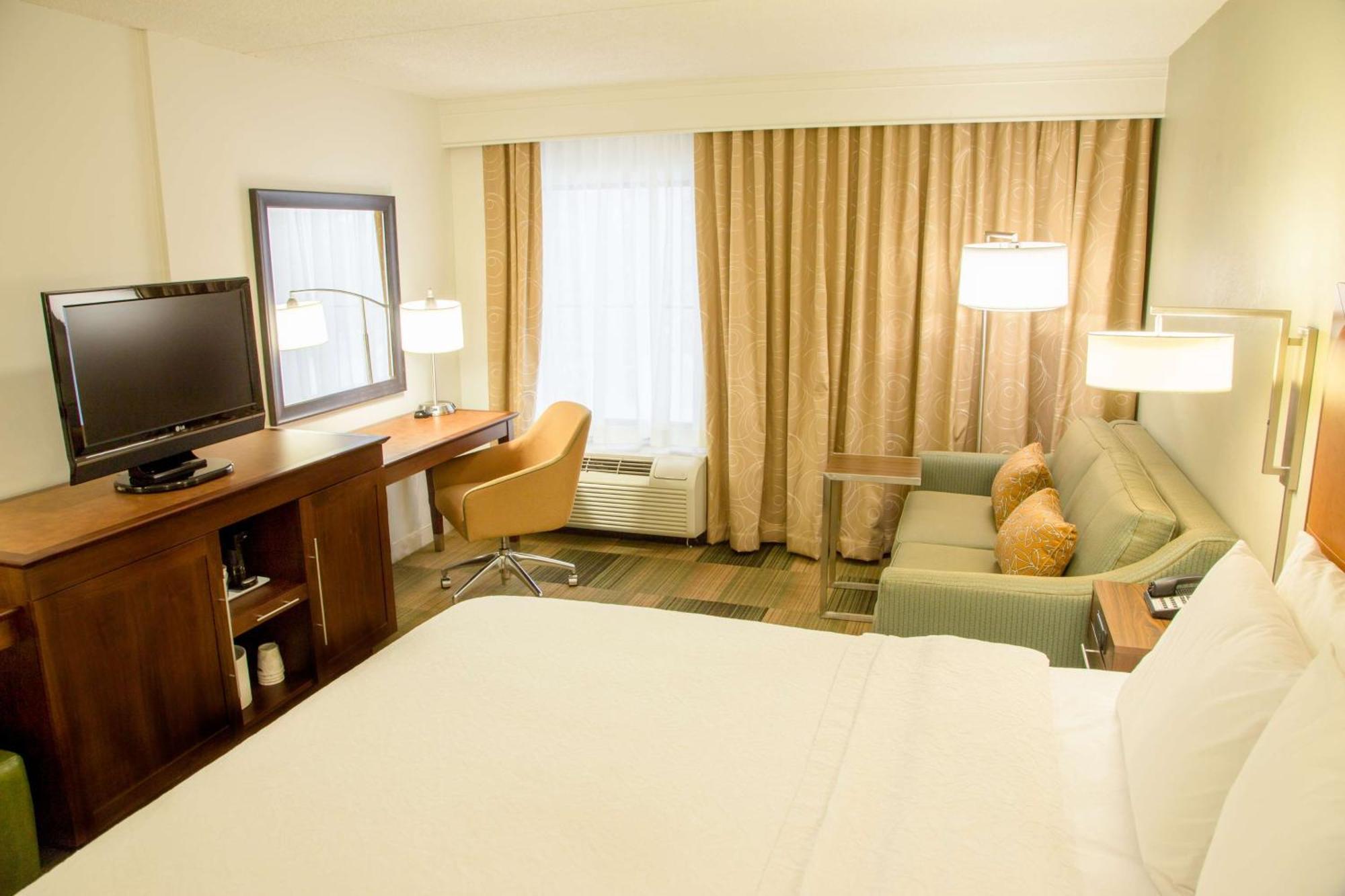 King Room with Sofa Bed and Study - Non-Smoking