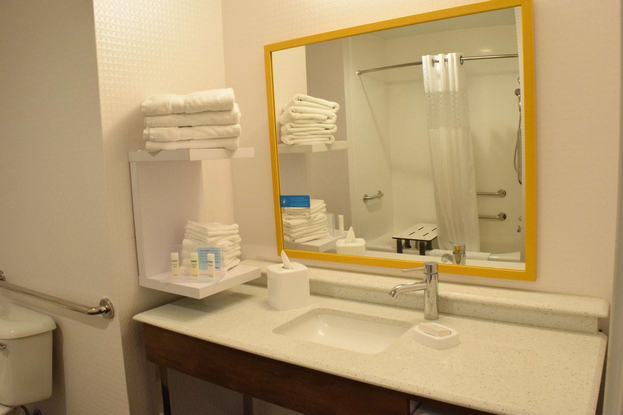 King Room with Accessible Tub - Mobility and Hearing Access/Non-Smoking,1551395596:JPEG