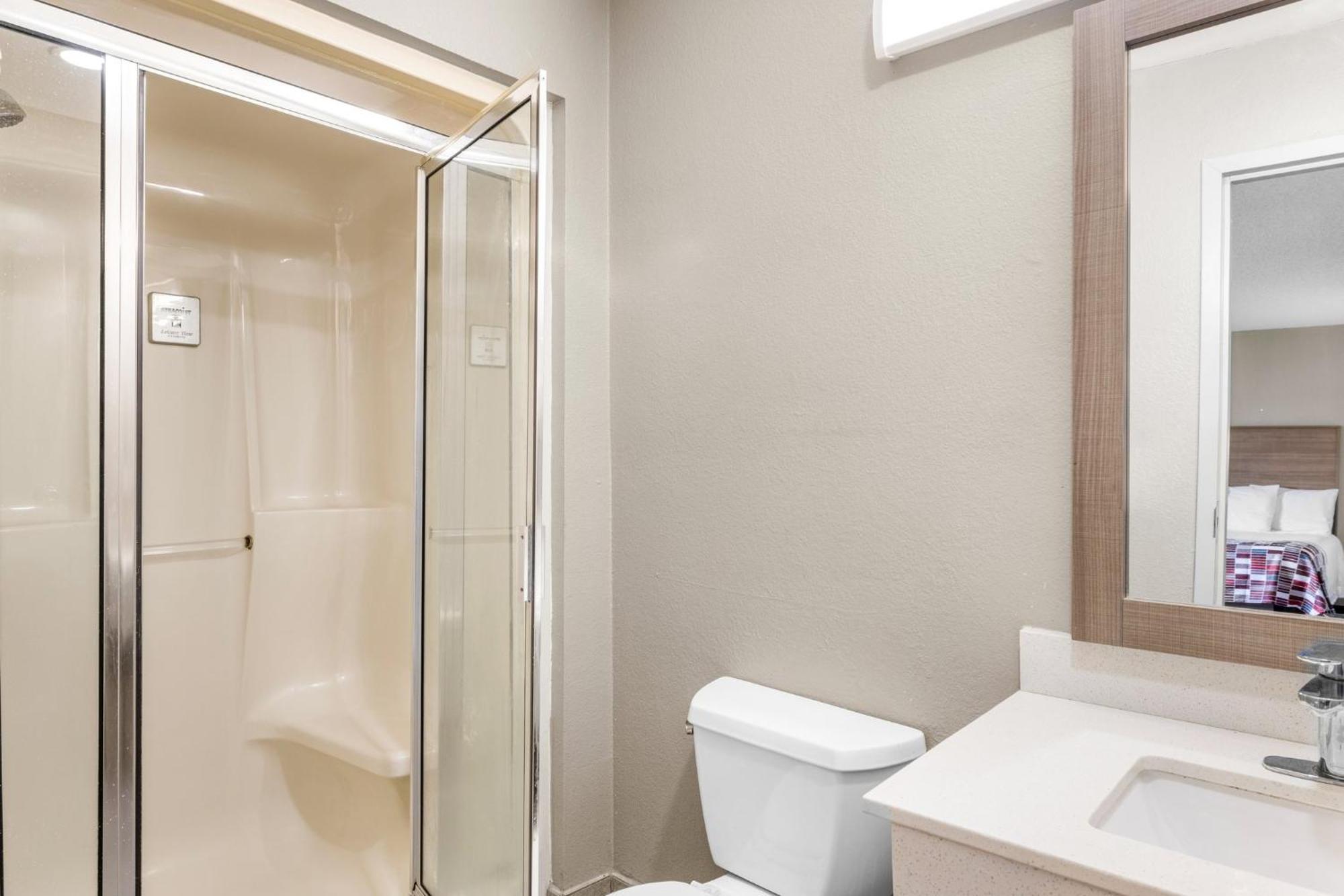 Deluxe Room with Two Queen Beds and One Double Bed Third Floor Non-Smoking,1595404352:JPEG