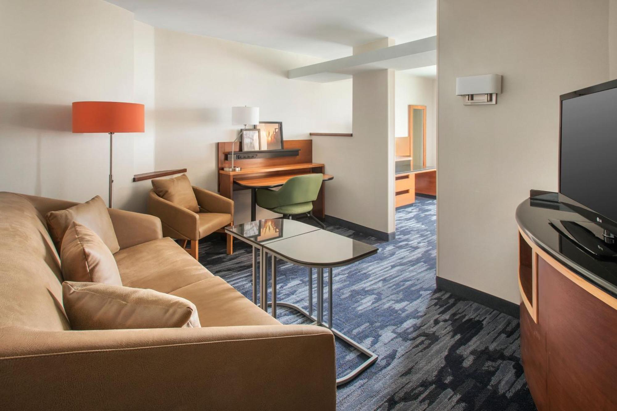 One-Bedroom King Suite with Sofa Bed,1599655244:JPEG