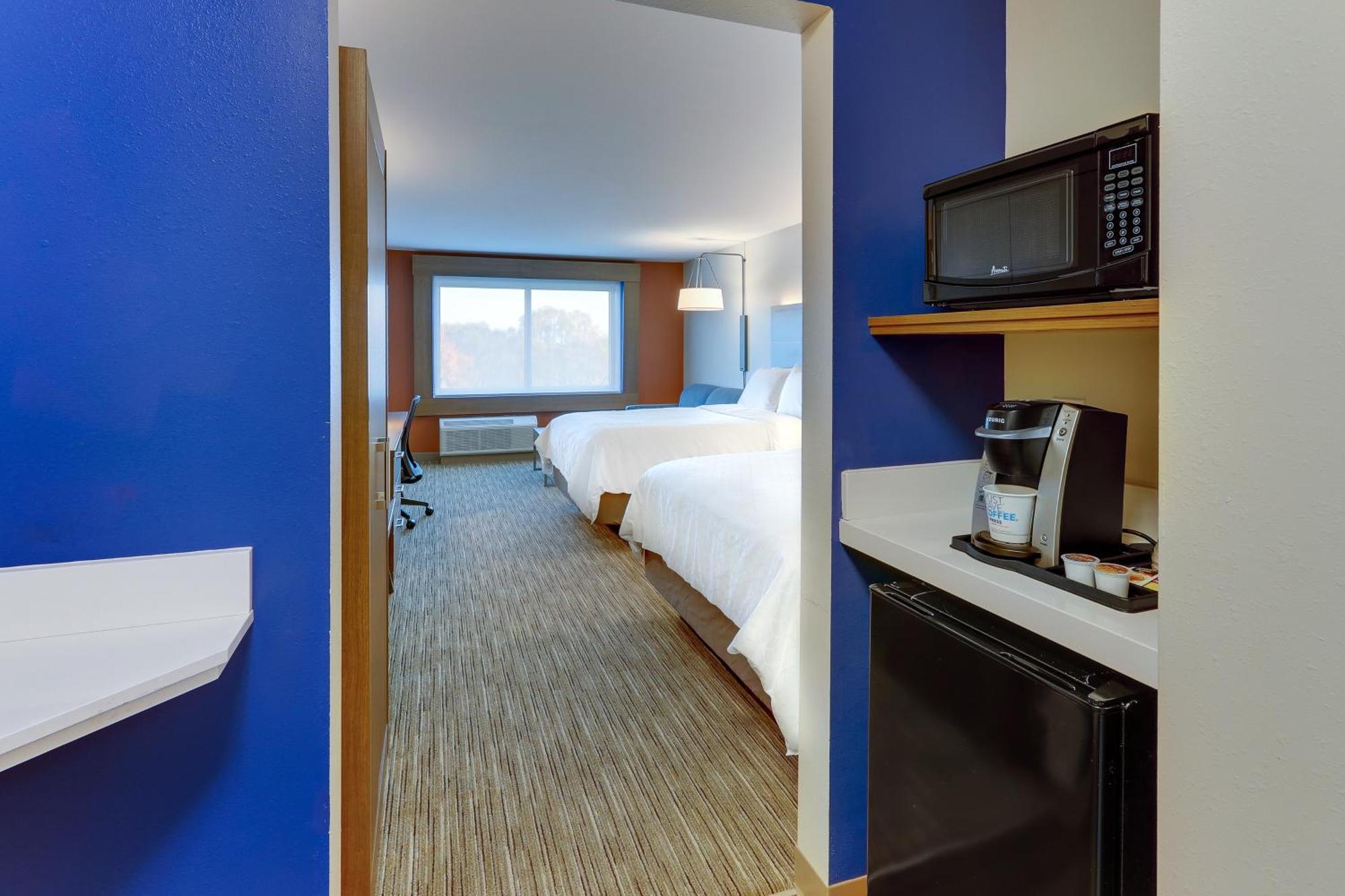 Queen Suite Two Queen Beds