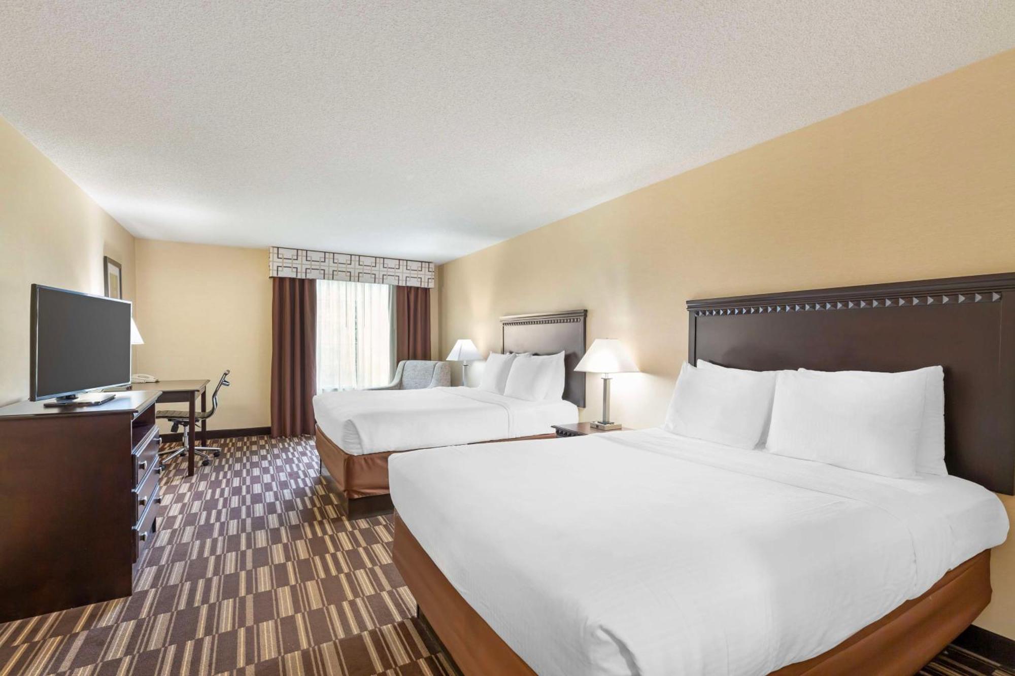 Queen Room with Two Queen Beds - Non-Smoking,1615658375:JPEG
