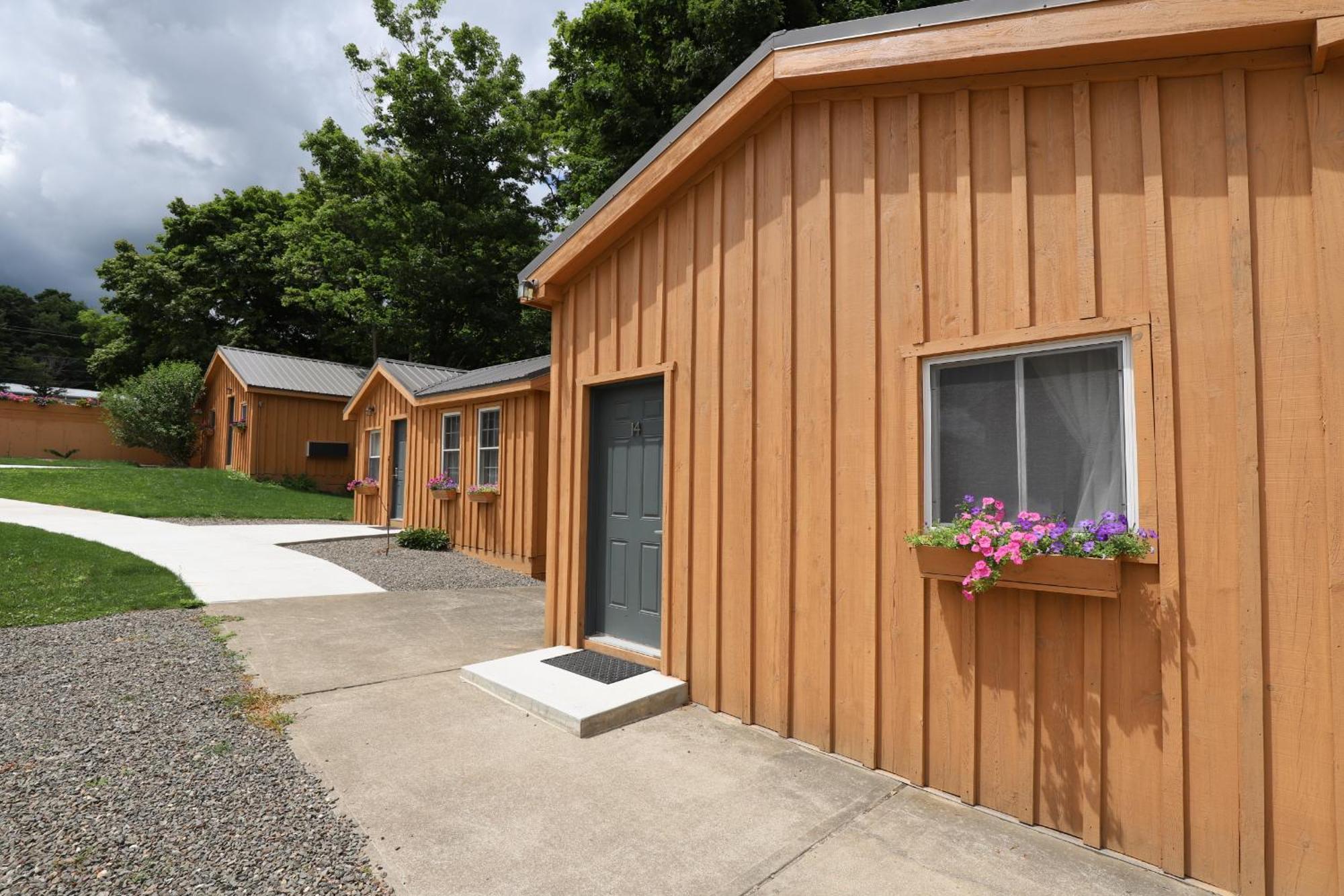 Creekside Cabin (2 queen)