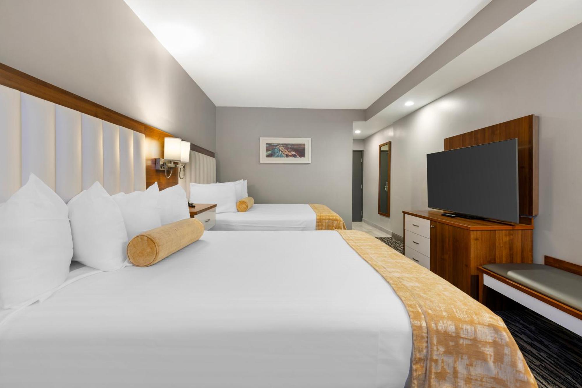Queen Room with Two Queen Beds - Non-Smoking