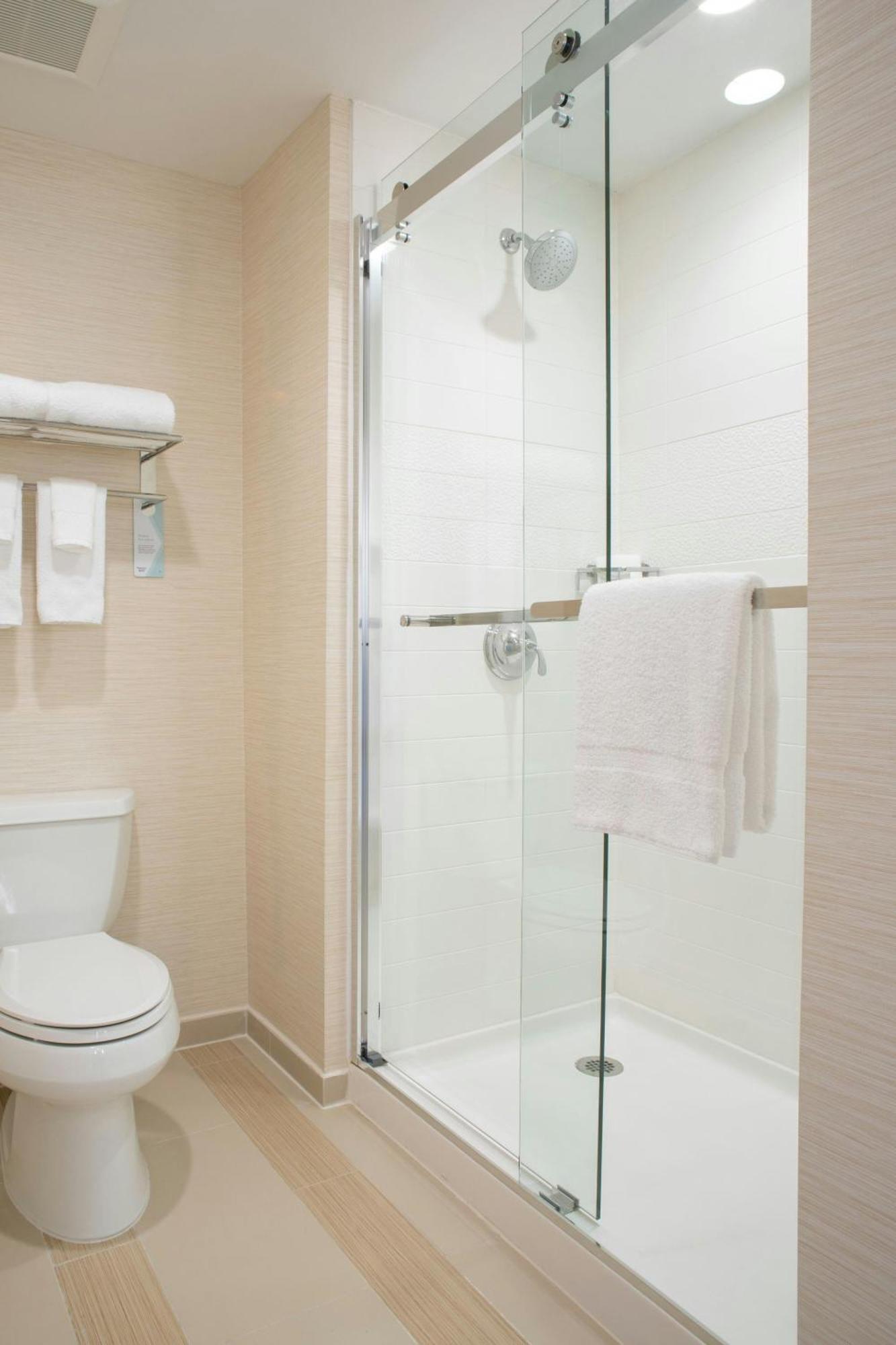 Habitación King con ducha accesible en silla de ruedas - Accesible para personas con movilidad reducida y con discapacidad auditiva