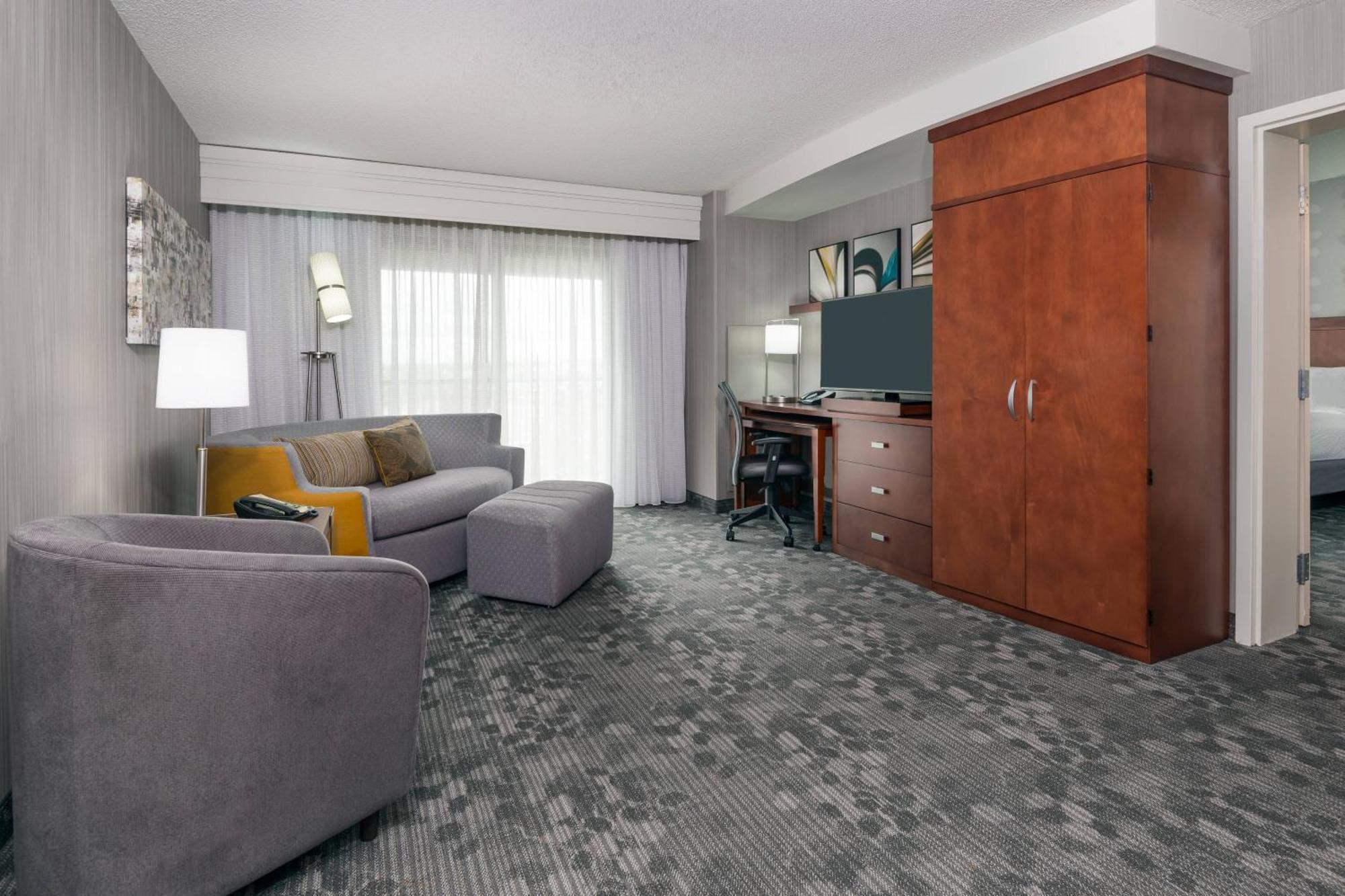 One-Bedroom King Suite,1643164783:JPEG