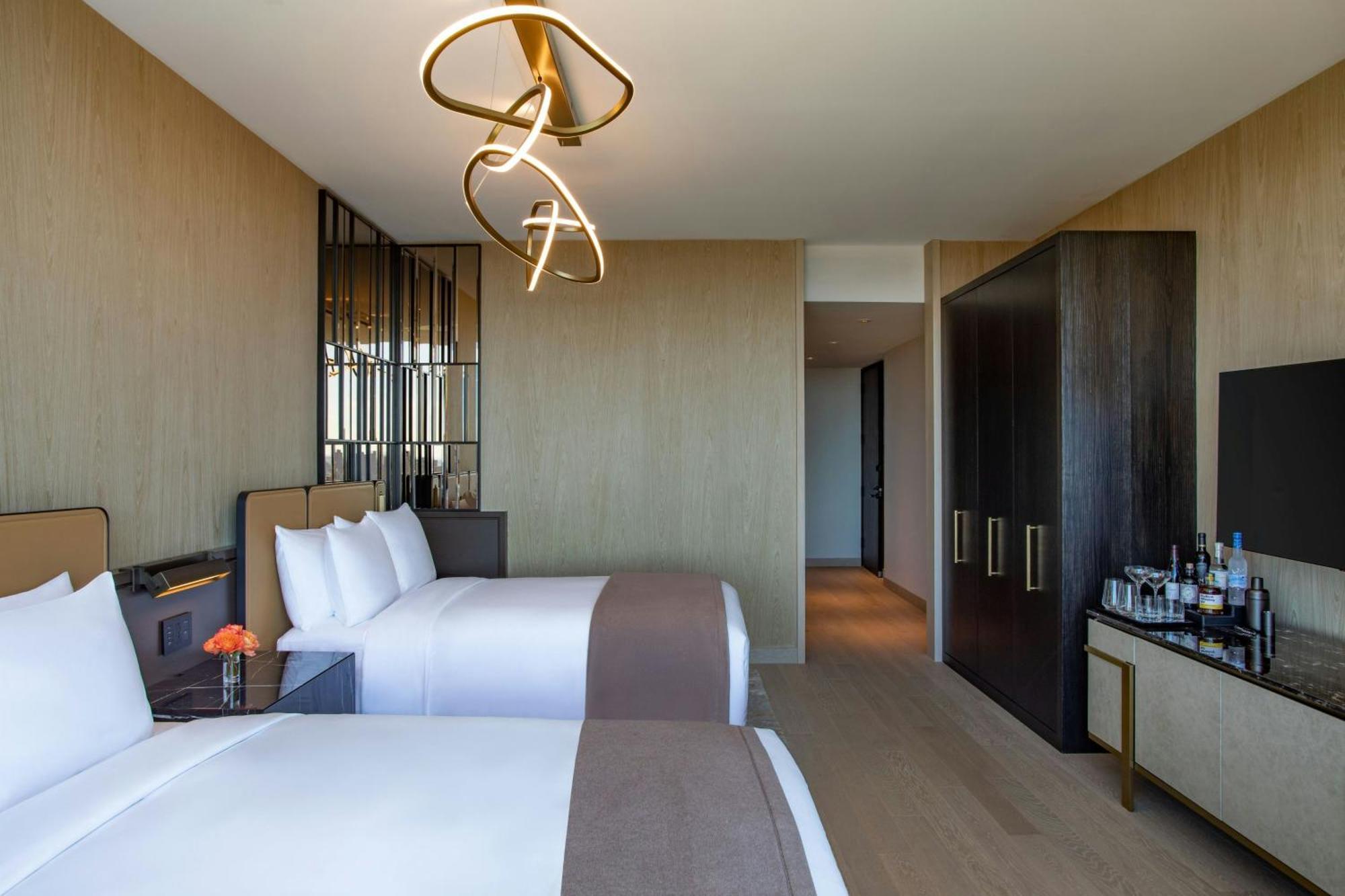 Doppelzimmer Skyline mit 2 Doppelbetten - für Hörgeschädigte geeignet - obere Etage
