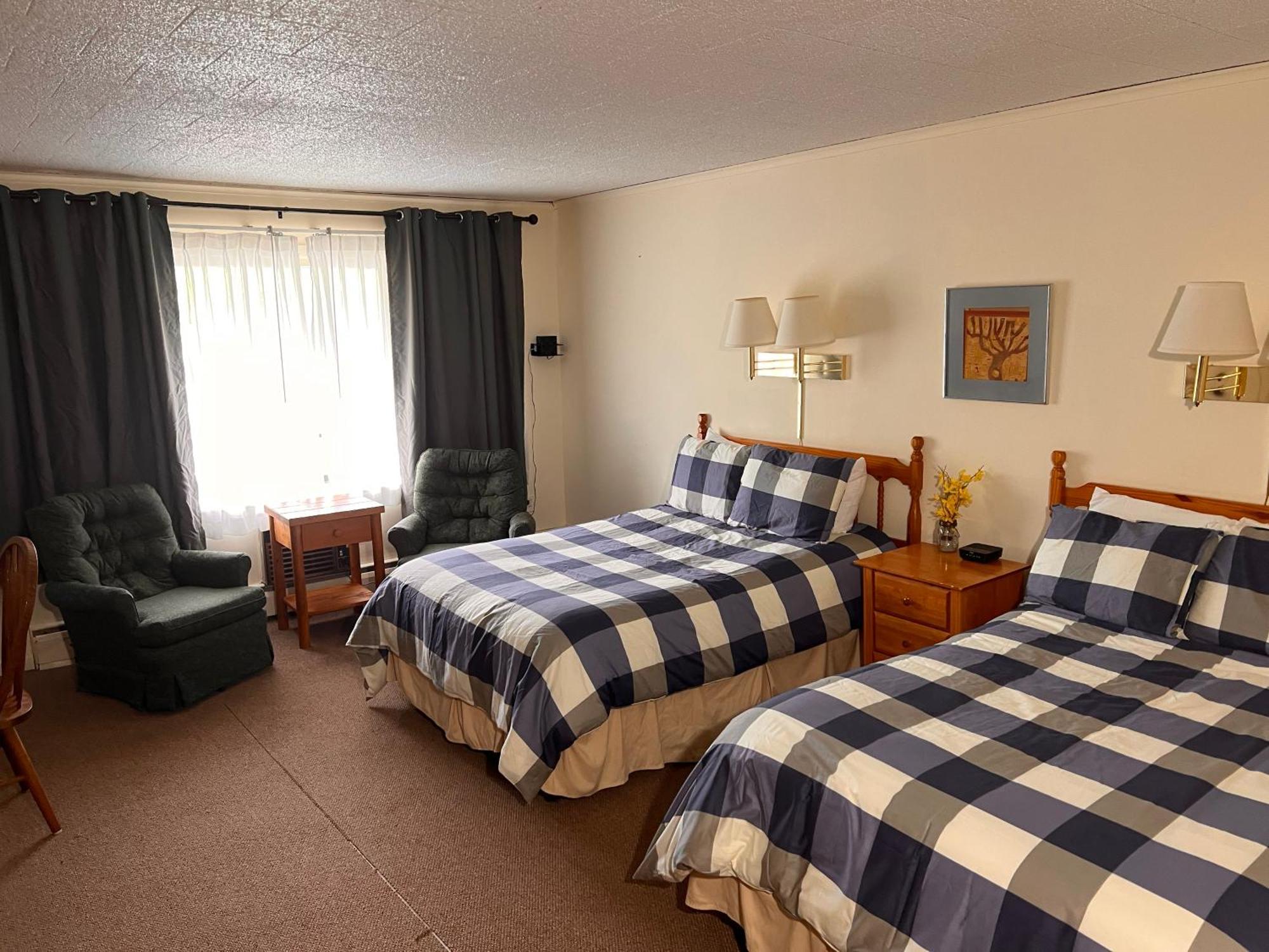 Family Room with Balcony,1673944195:JPEG