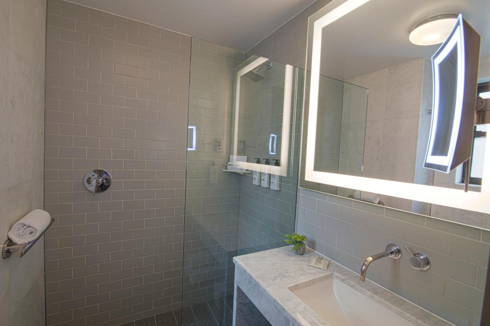 Suite de 2 dormitorios Thomas Edison con 2 camas grandes y terraza