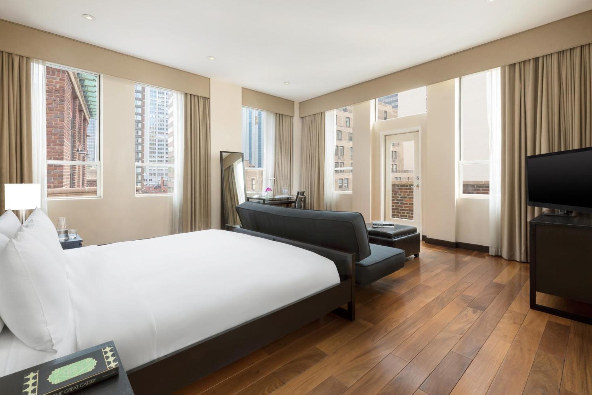 Signature Skyloft Suite