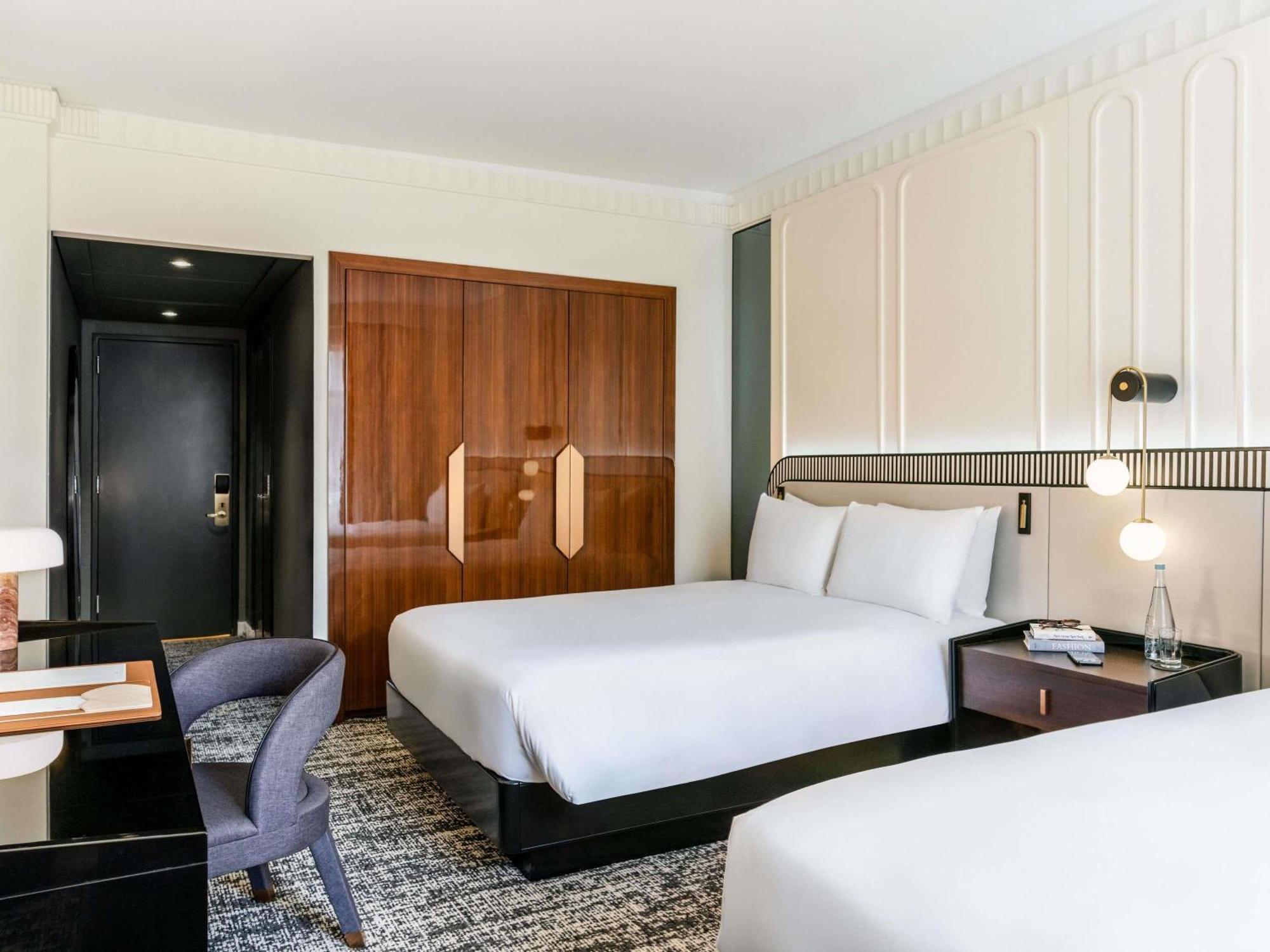 Luxury 2 Queen Beds 15th floor up Mobility Accessible Tub Grab Bars,1717008201:JPEG