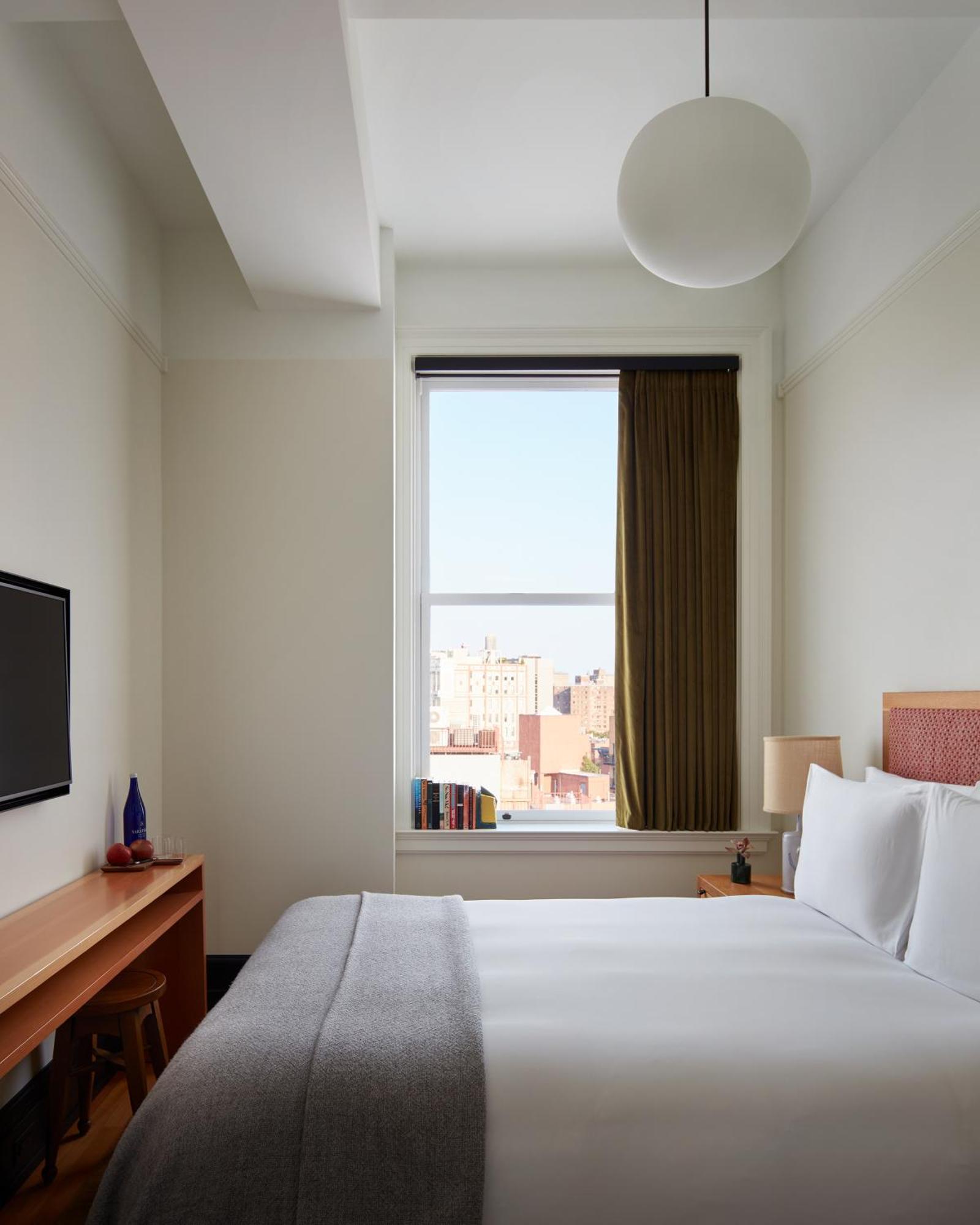 Double Room,1739728198:JPEG
