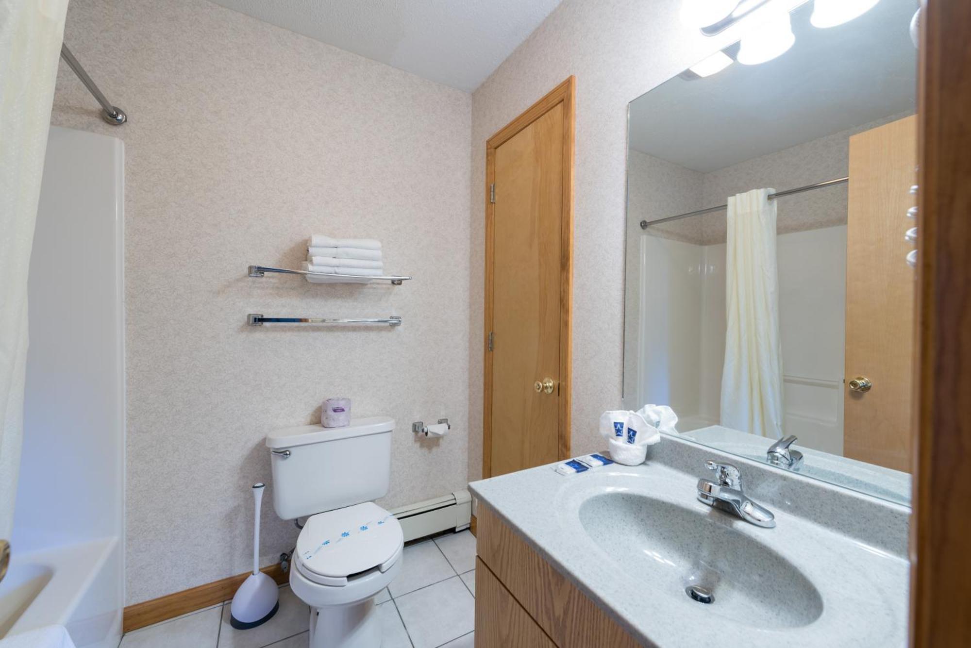 Deluxe Three Bedroom House
