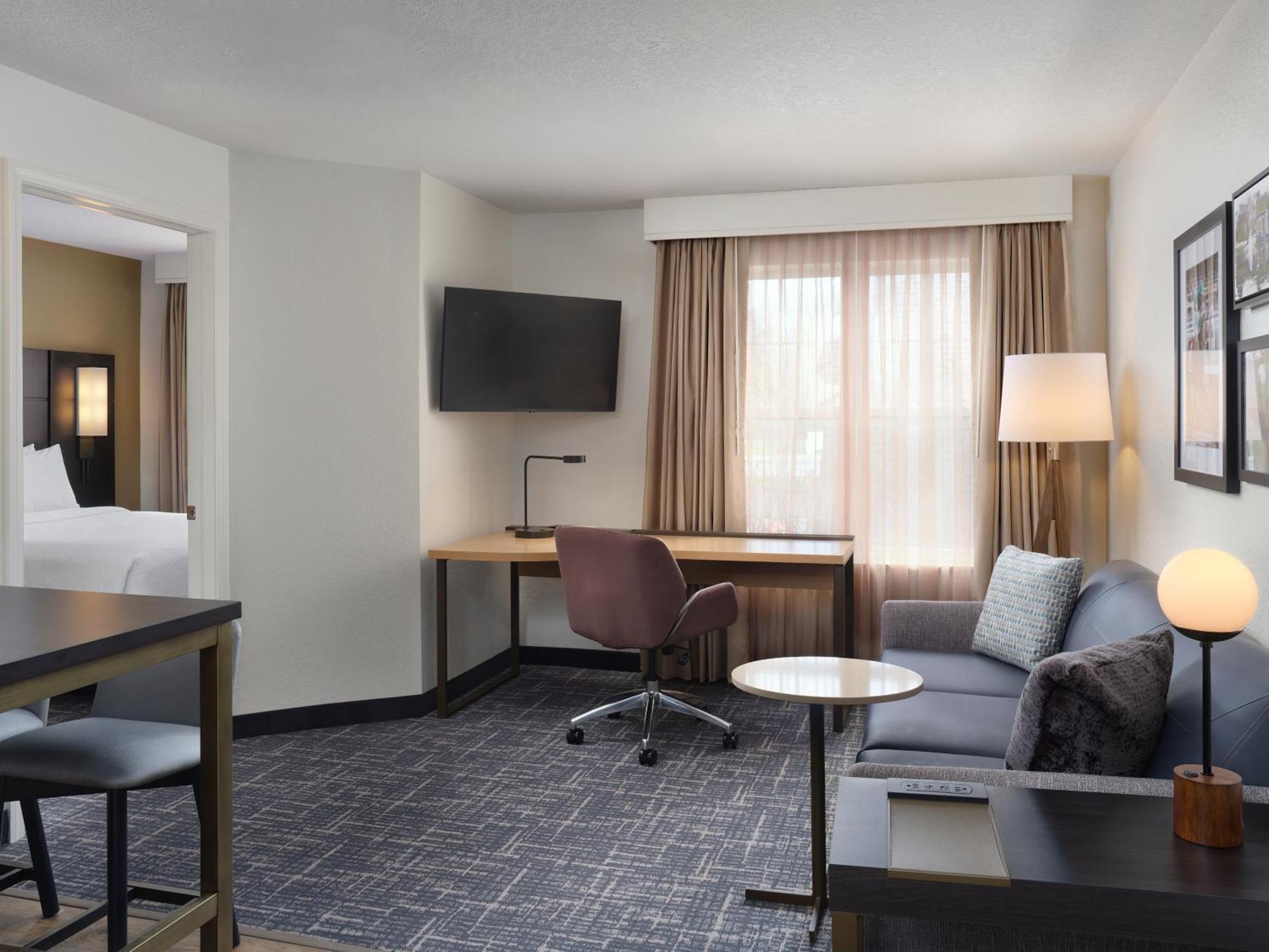 One-Bedroom Suite Sofa Bed,1770915195:JPEG