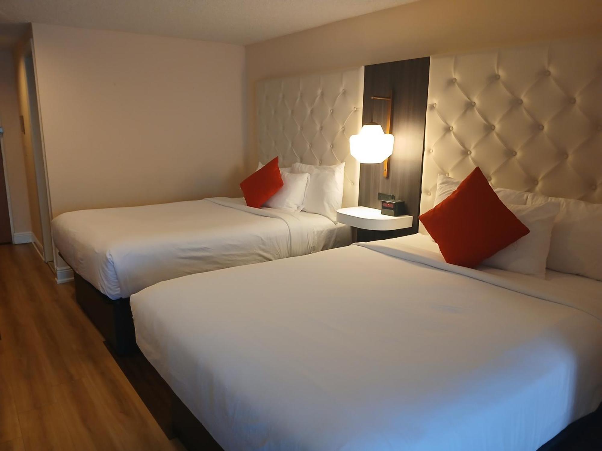Queen Room Two Queen Beds Walk Shower