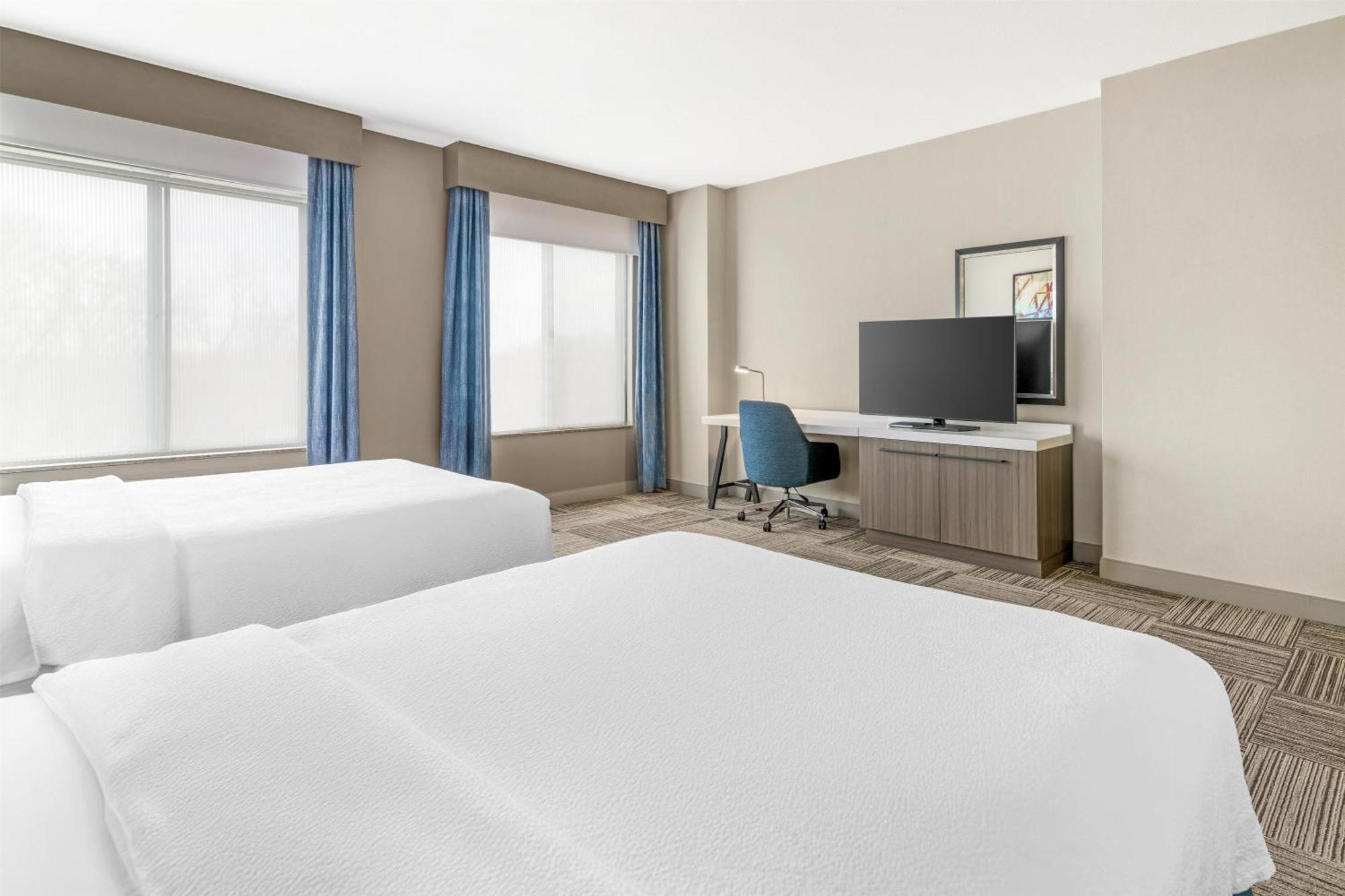 Queen Room Two Queen Beds Mobility Hearing Access