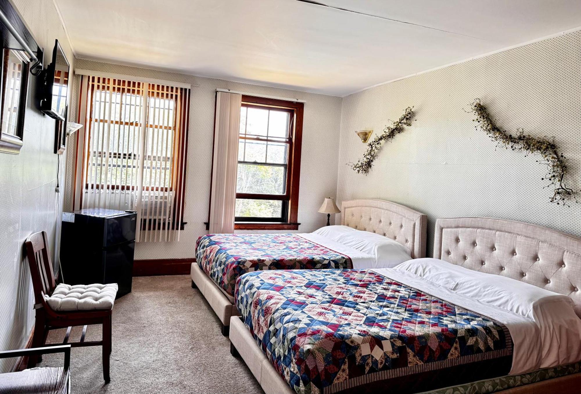 Deluxe Double Room No Pets Allowed