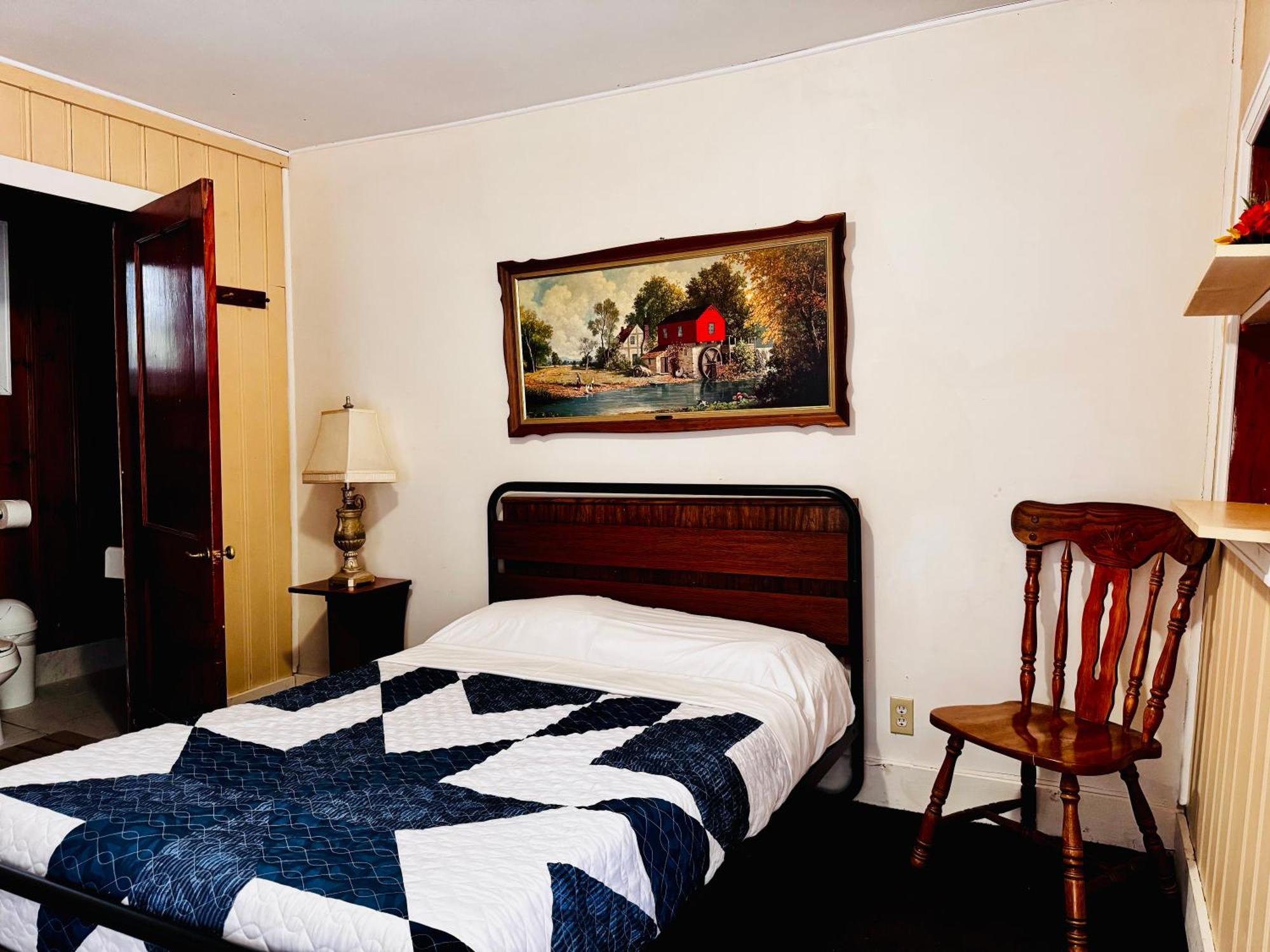 One-Bedroom Chalet No Pets Allowed