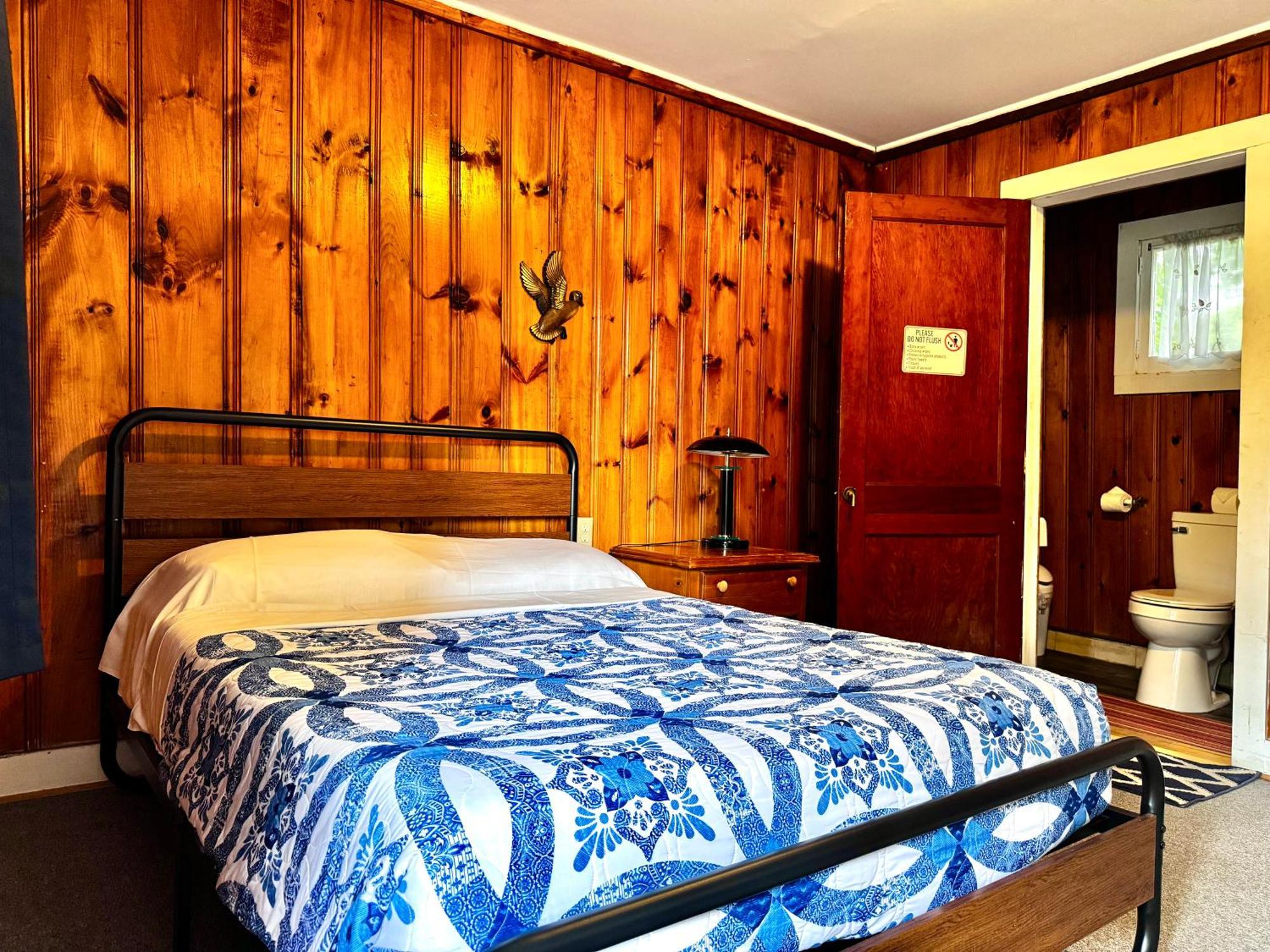 One-Bedroom Chalet No Pets Allowed