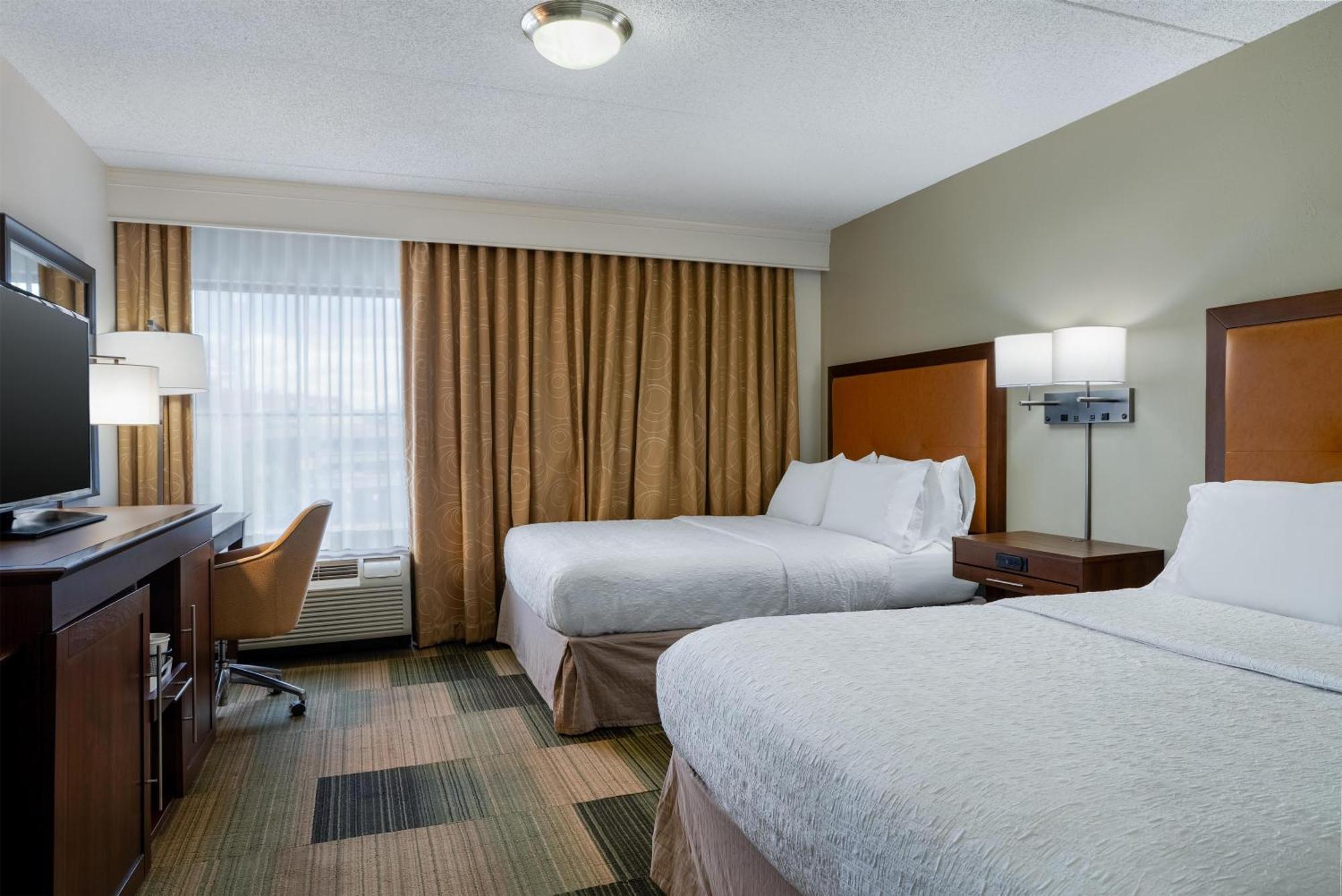 Queen Room Two Queen Beds Mobility Hearing Access or Non-Smoking